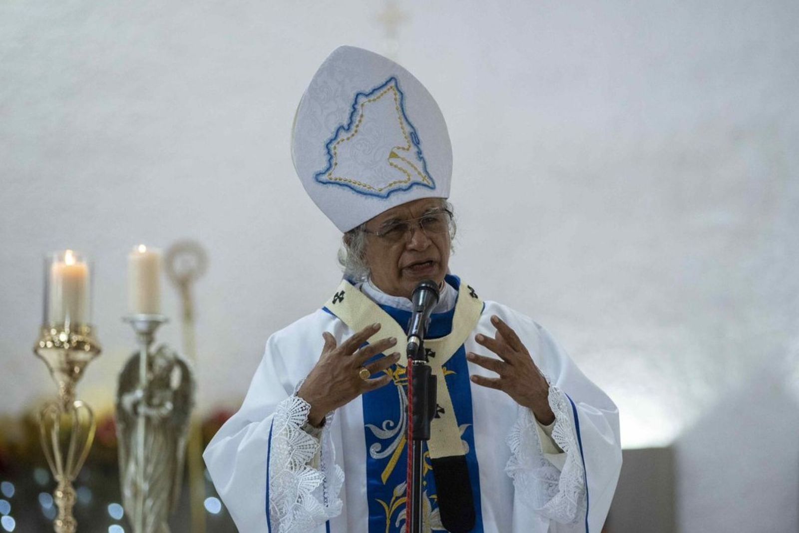 Cardenal Leopoldo Brenes p