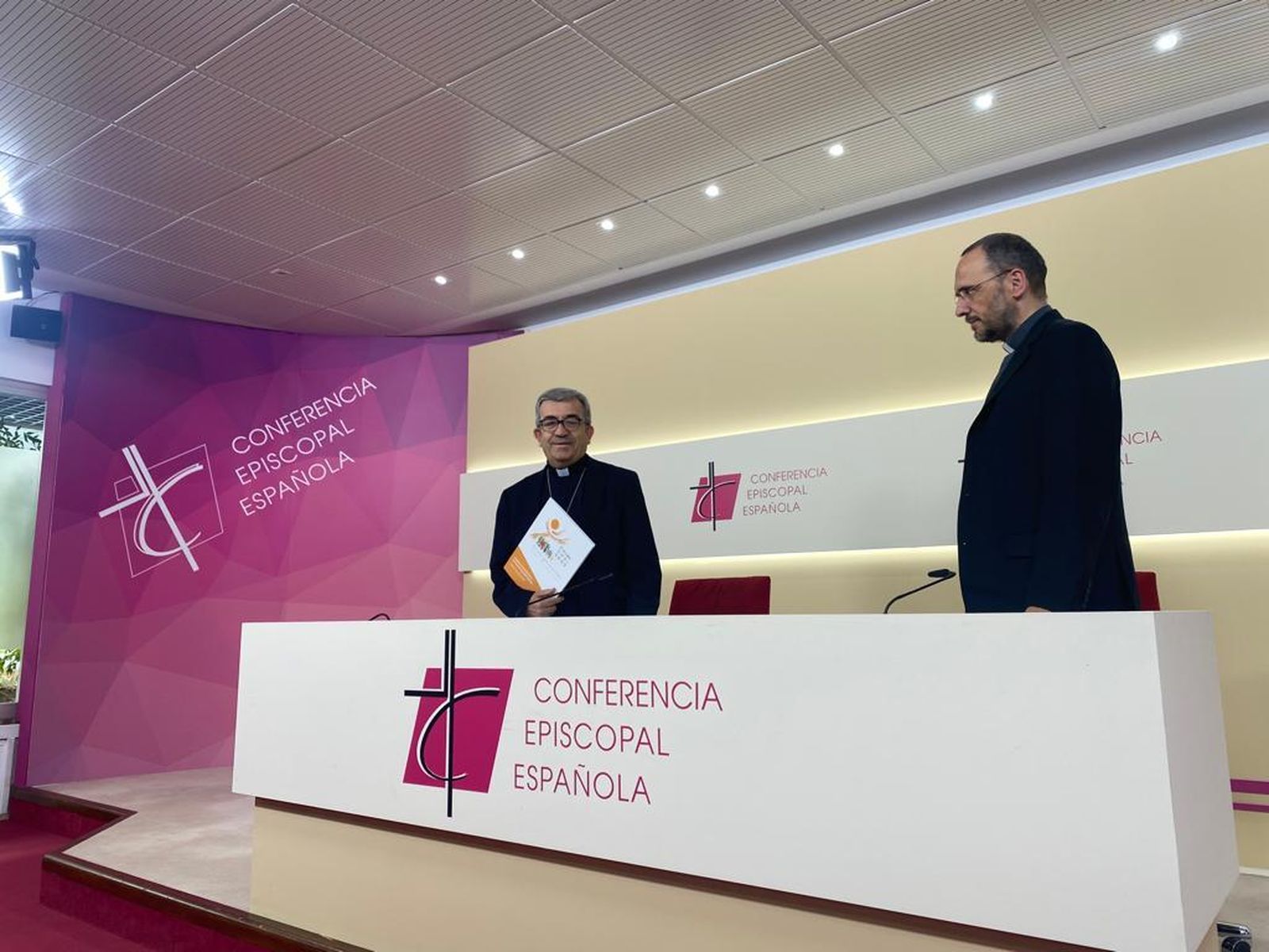 Luis Argüello, junto a Josetxo Vera