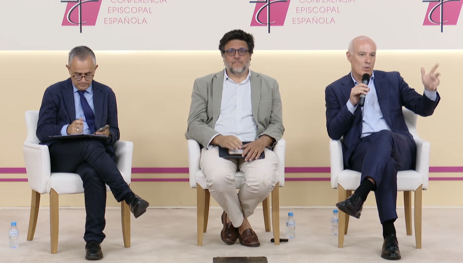 Rueda de prensa en la CEE