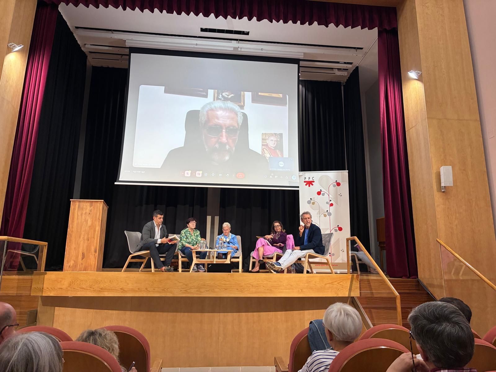 Presentación del libro sobre el proceso sinodal