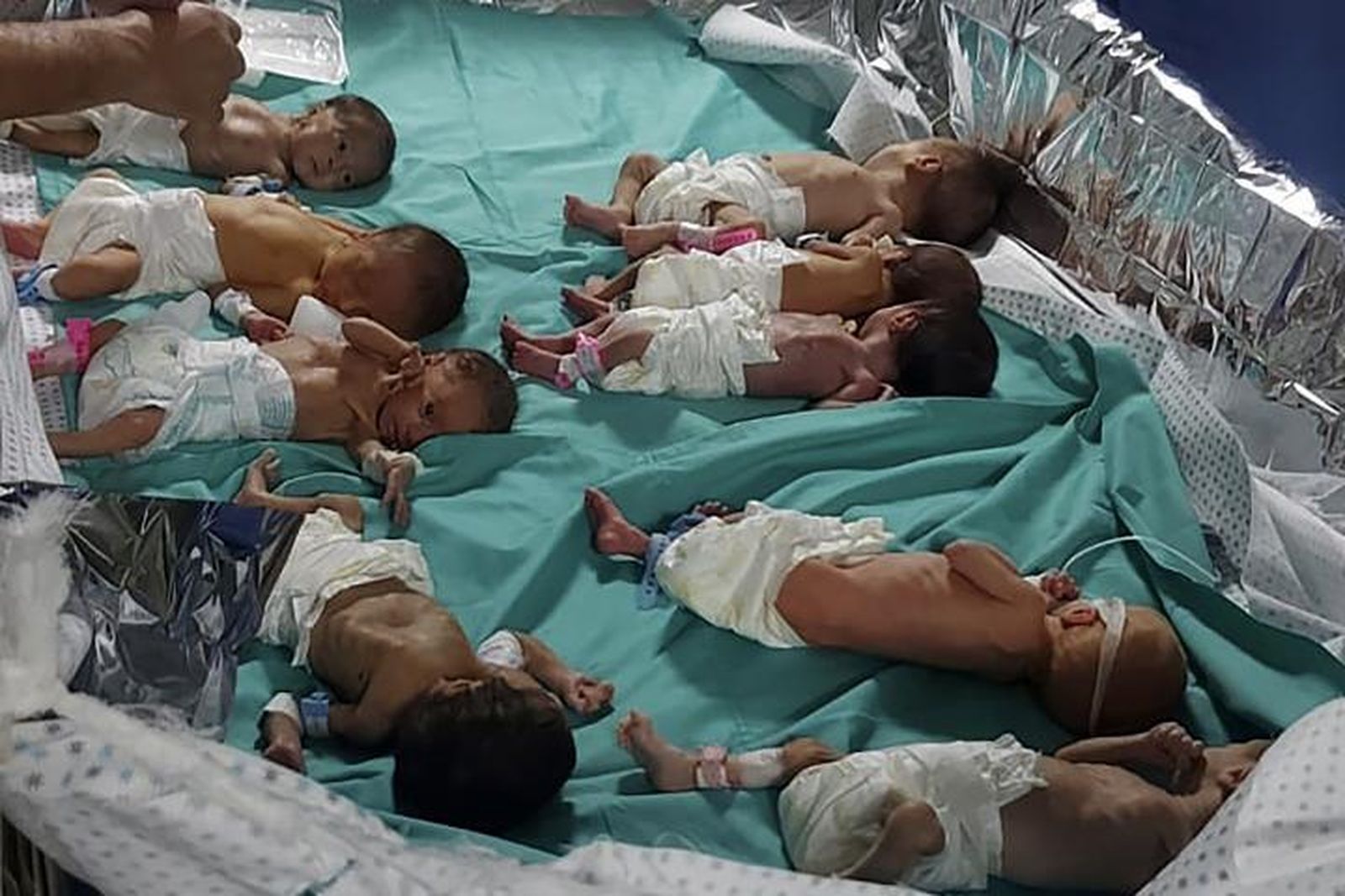 Prematuros en el hospital de Gaza