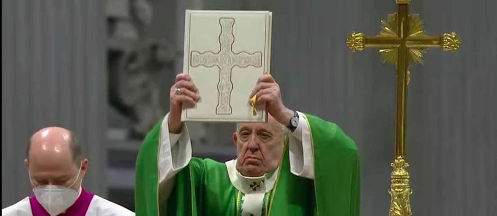 Francisco, con los Evangelios