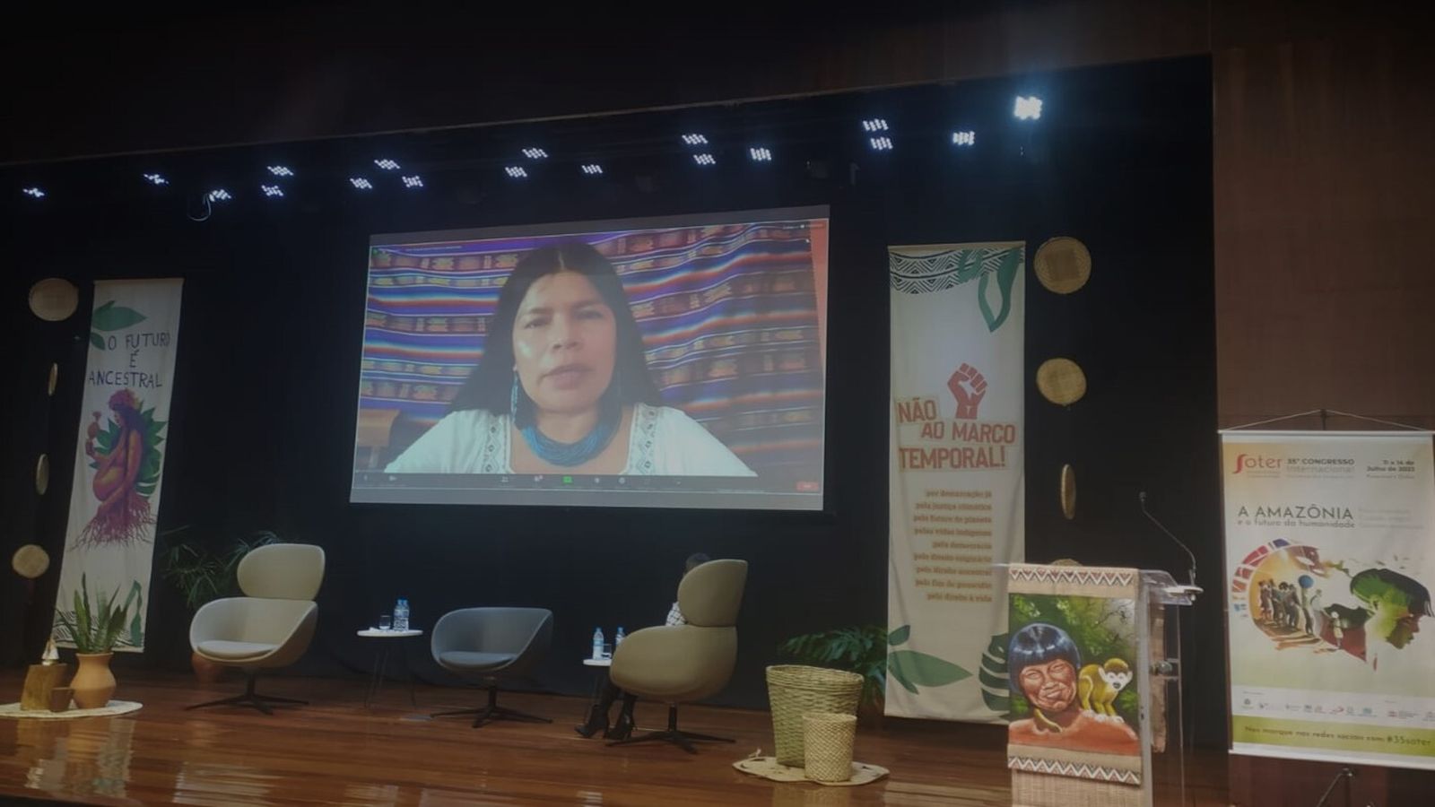 Patricia Gualinga en el Congreso de la SOTER