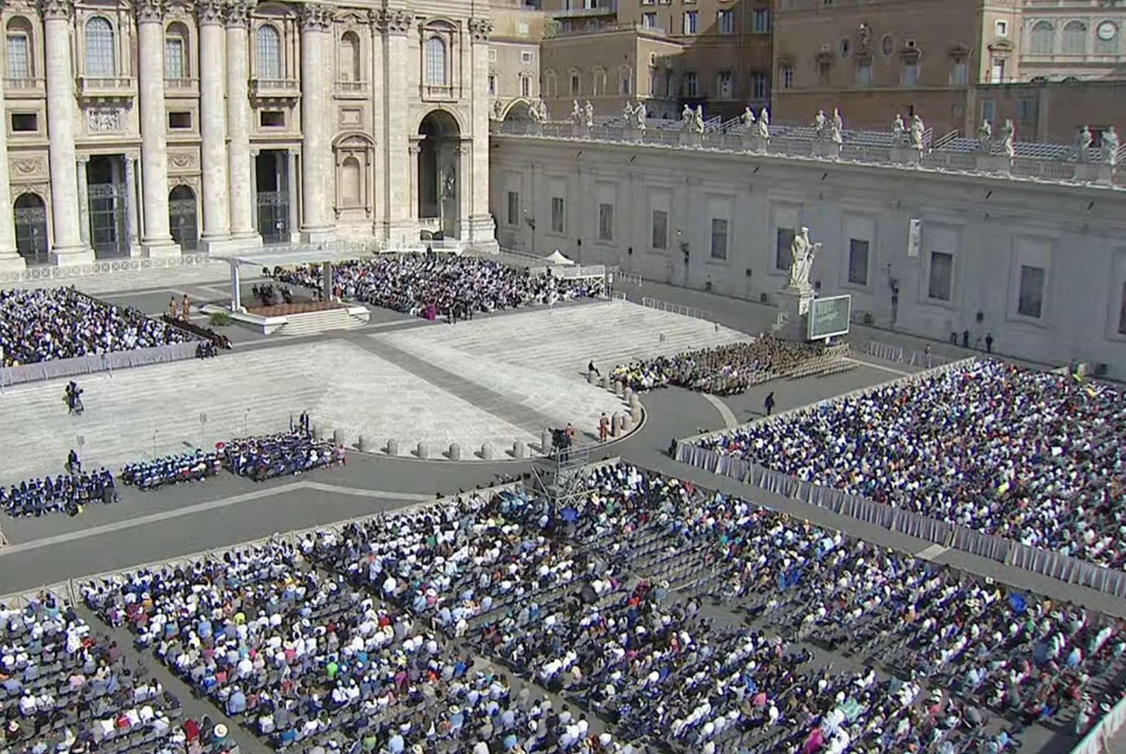 Vista de la plaza de san Pedro durante la audiencia