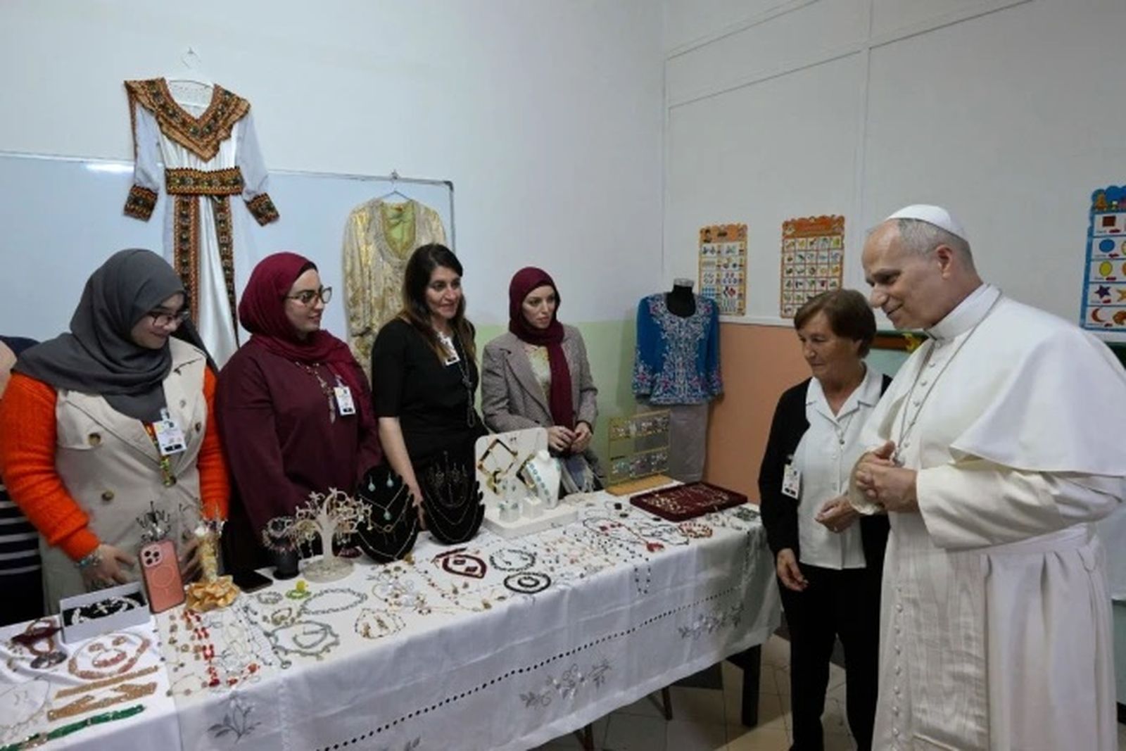 El Papa en el taller con las mujeres musulmanas