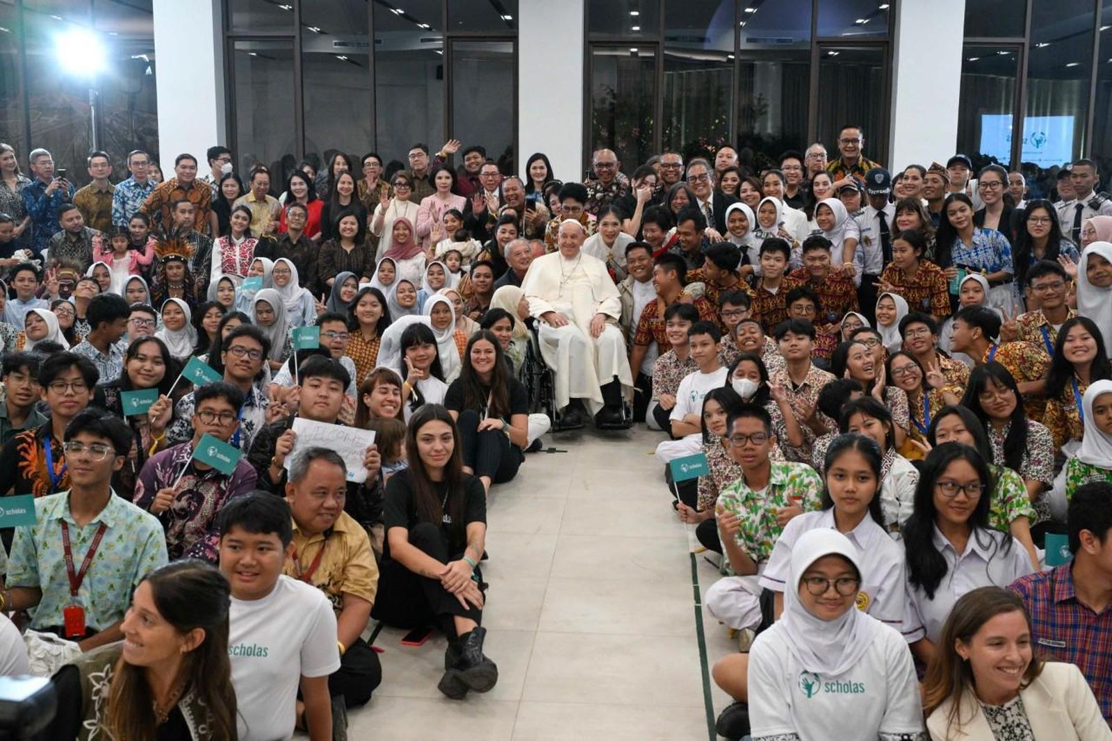 El Papa, con los jóvenes de Scholas