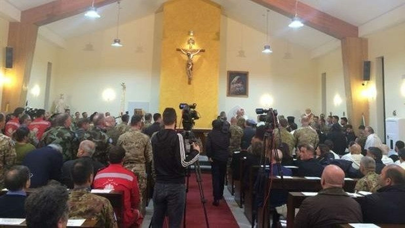 Interior de la Iglesia en el Líbano dedicada a San Juan XXIII