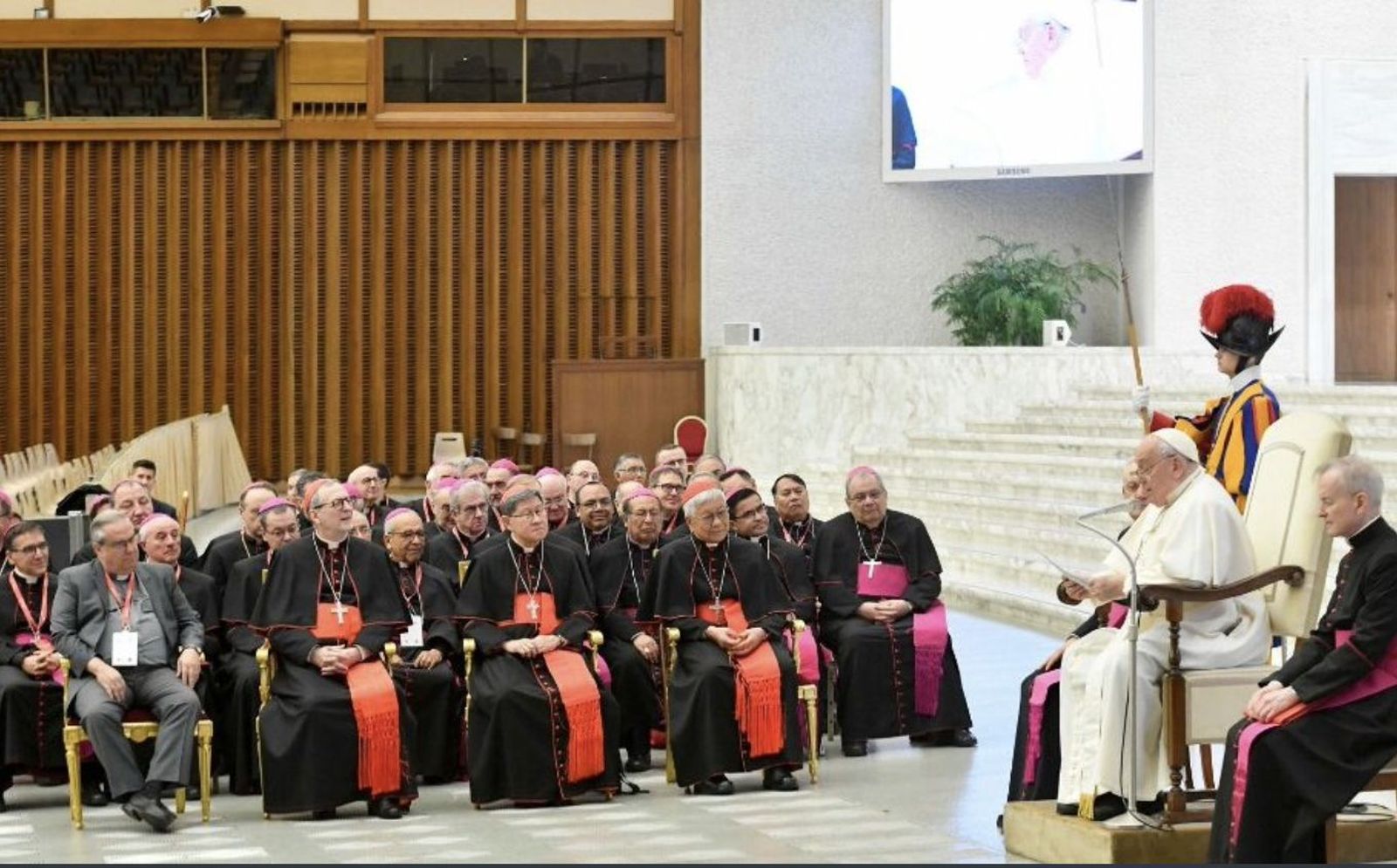 El Papa se dirige a los sacerdotes del congreso de formación permanente del clero