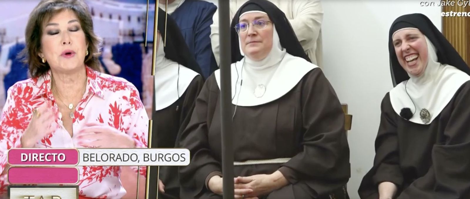 La abadesa y sor Sión, junto a Ana Rosa Quintana