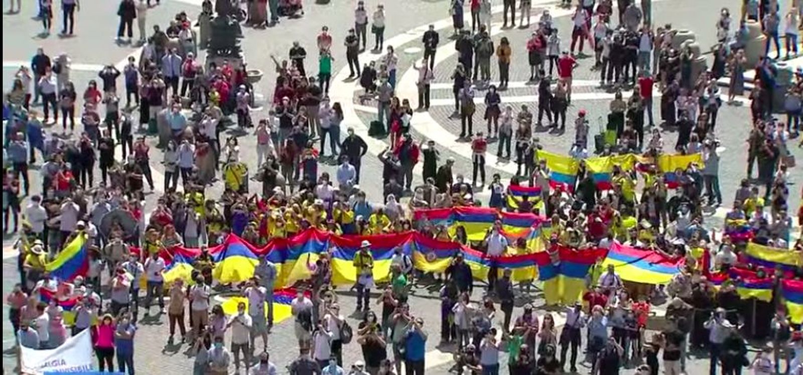 Fieles colombianos, más presentes que nunca en San Pedro