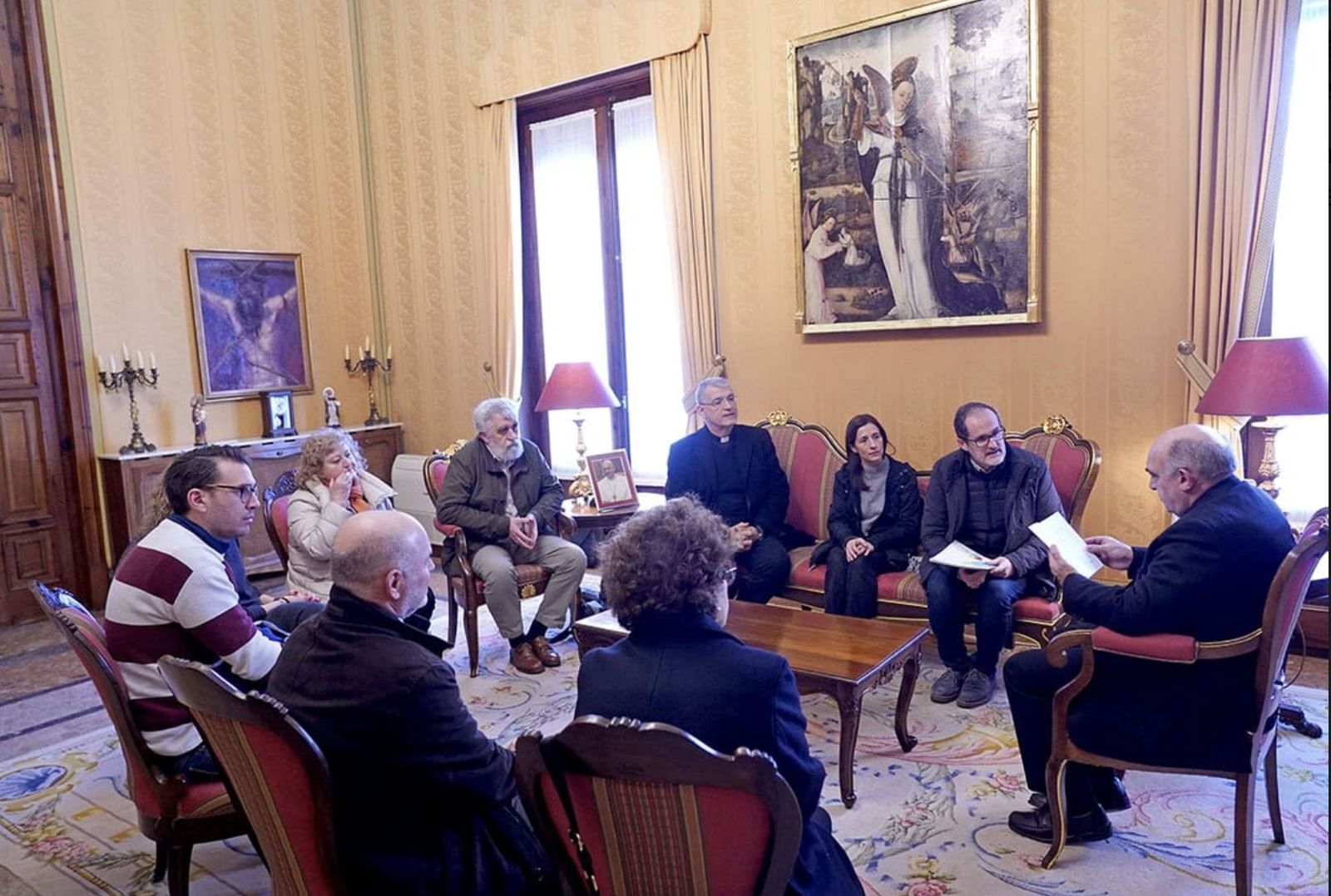 El arzobispo de Valencia, en un encuentro con los miembros del COF