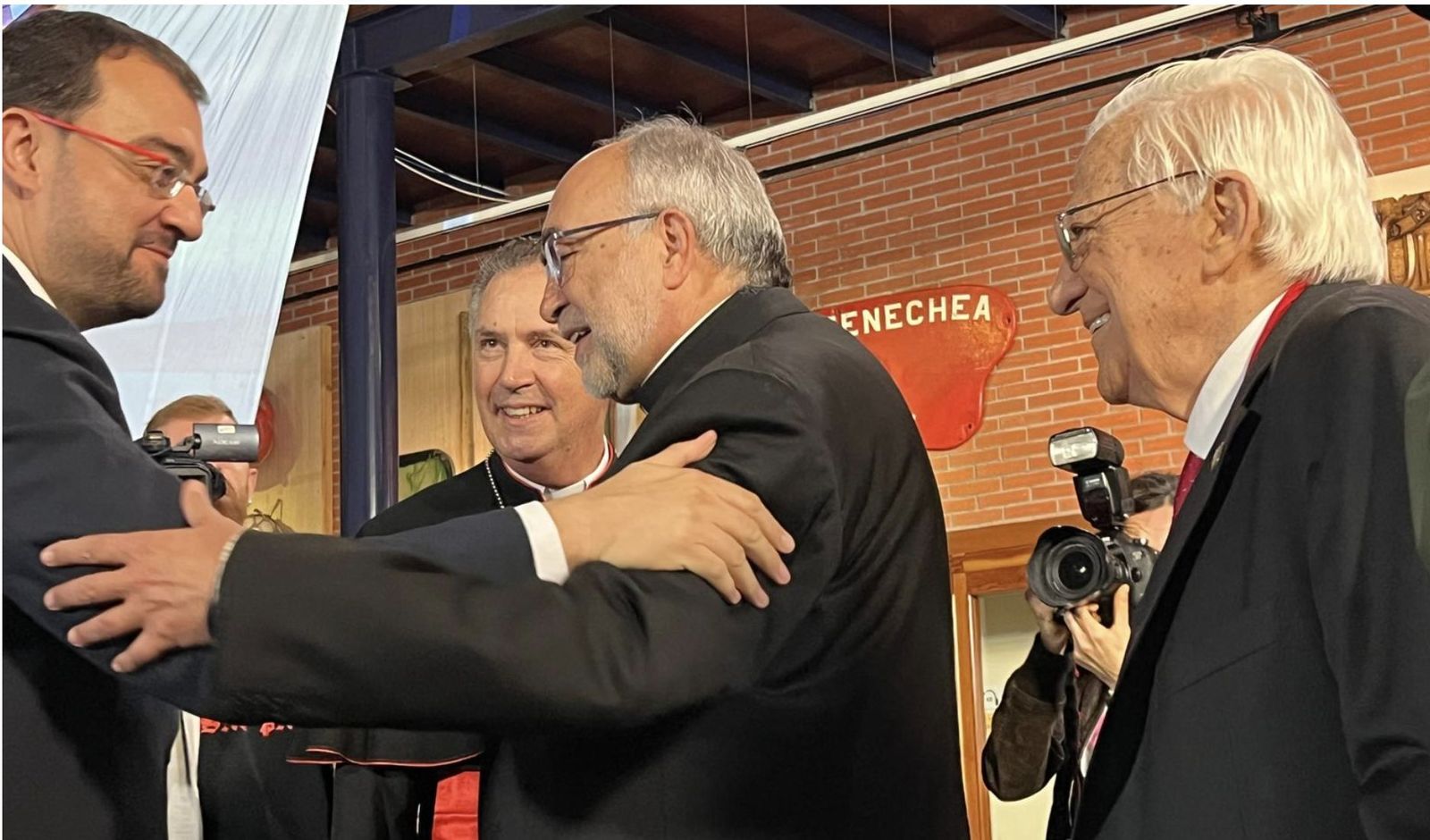 Barbón,Sanz,Artime y el Padre Ángel