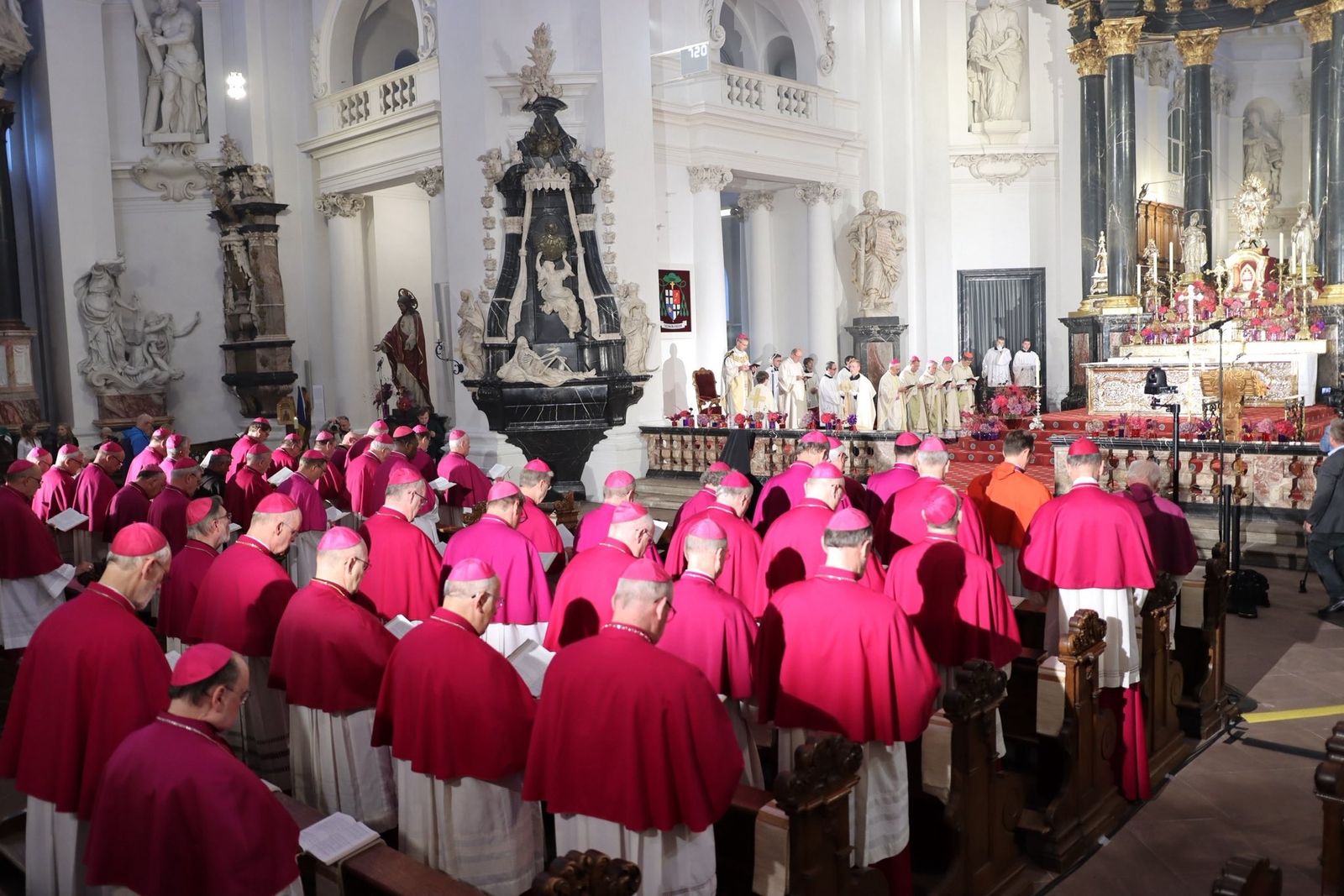 Misa de inauguración en la Catedral de Fulda (28 de septiembre)