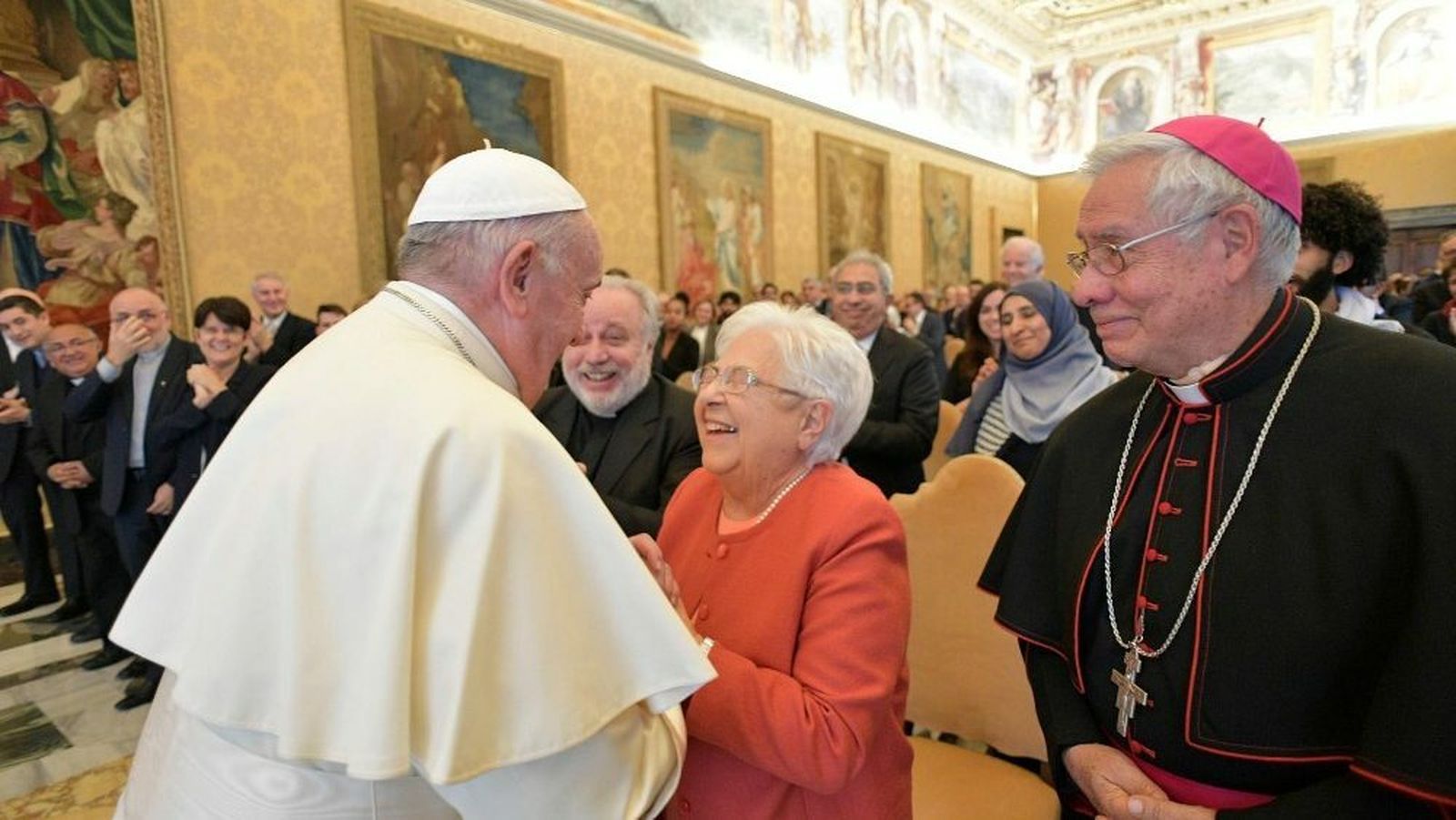 Francisco recibe en audiencia a los miembros de la Comunidad Académica del Instituto Universitario Sophia de Loppiano, Italia