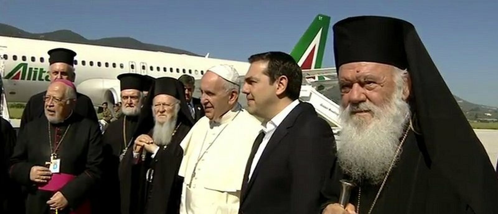 Tsipras, Bartolomé y Jerónimo (a la derecha) recibieron al Papa en Lesbos en 2016