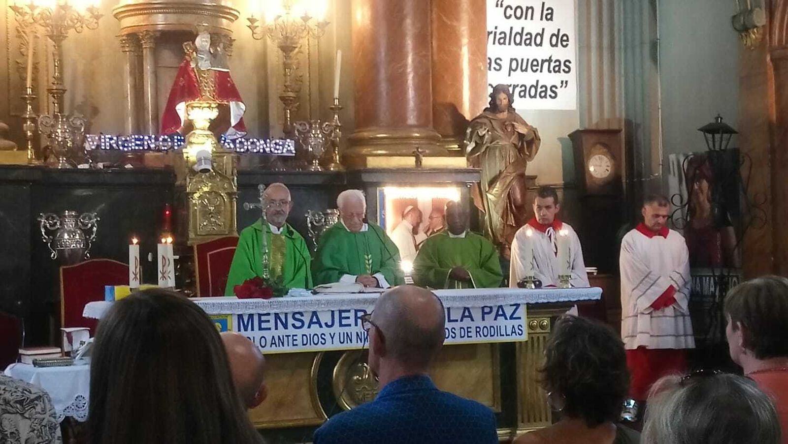 Misa por Ecuador en San Antón