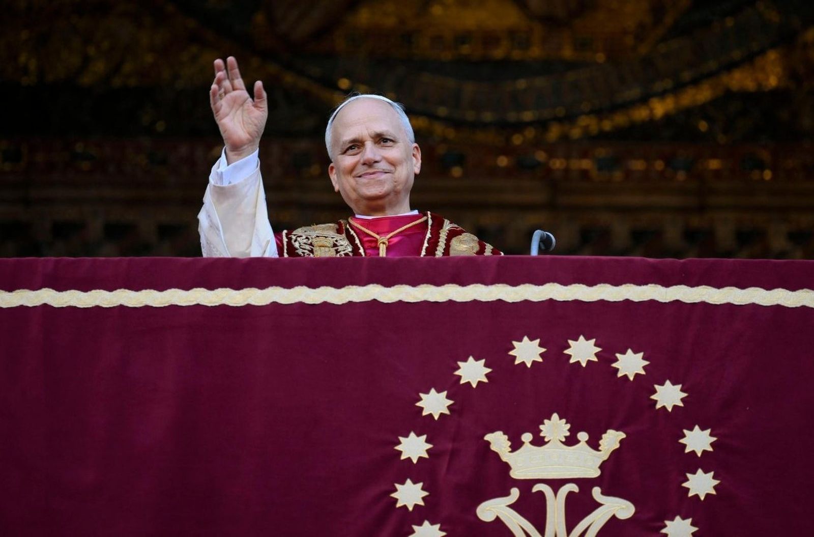 El saludo del Papa desde el balcón de la basílica de Santa María la Mayor