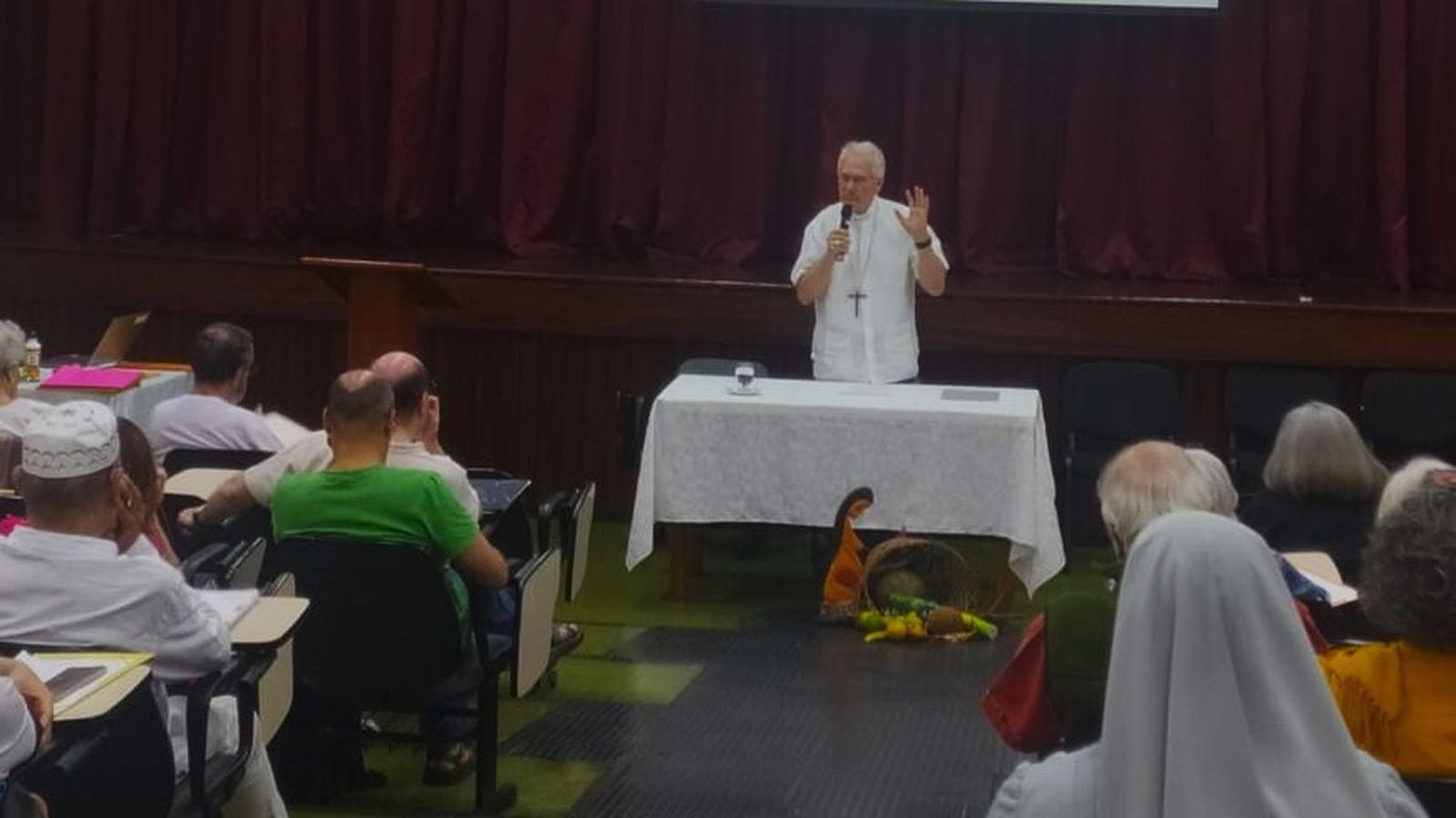 Cardenal Leonardo Steiner en el Encuentro de Amerindia
