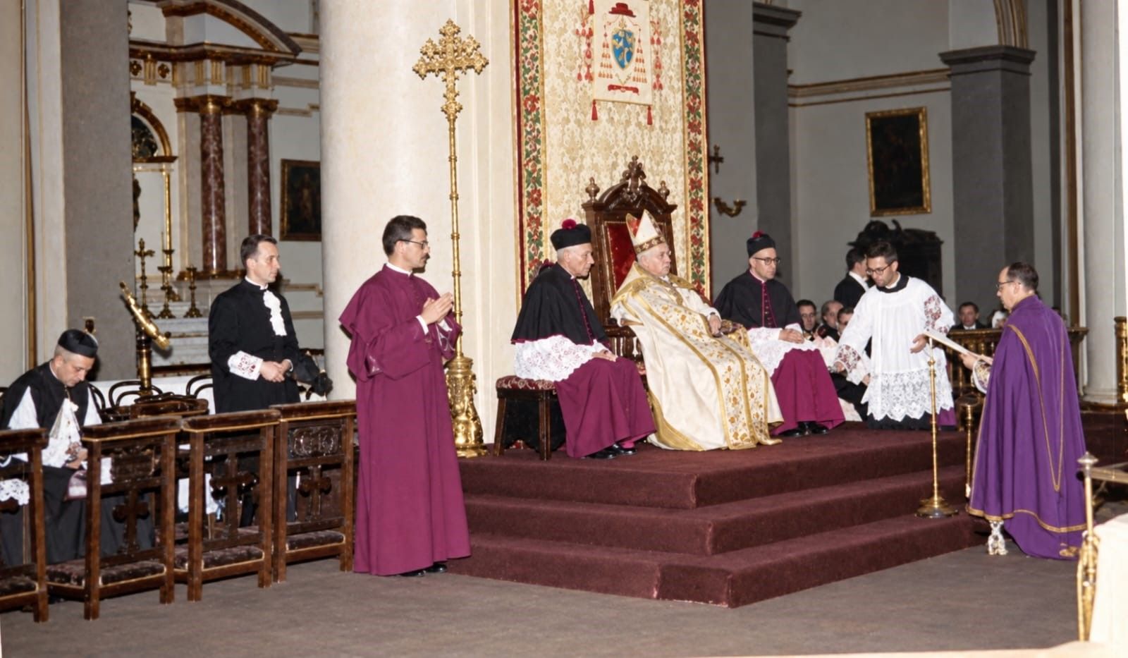 Concha Córdoba preside una liturgia en la catedral primada de Bogotá