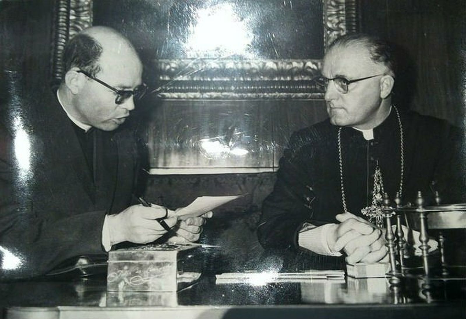 Aradillas entrevista a monseñor Dadaglio