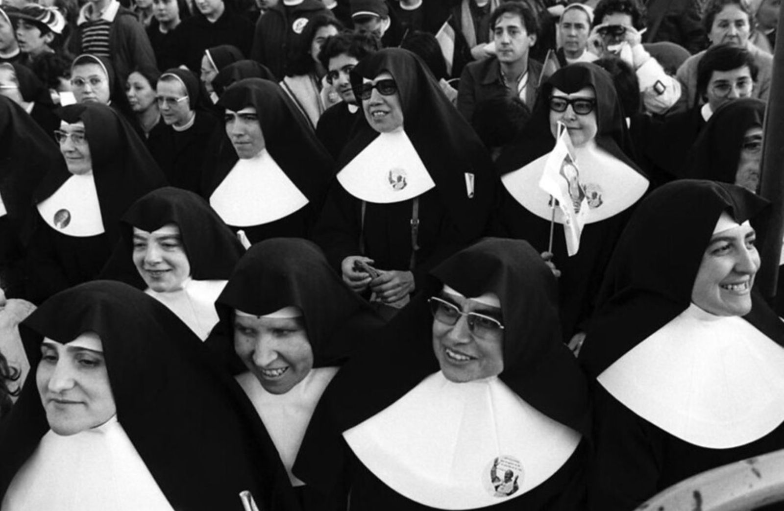 Religiosas asisten en la misa de Juan Pablo II en Ávila