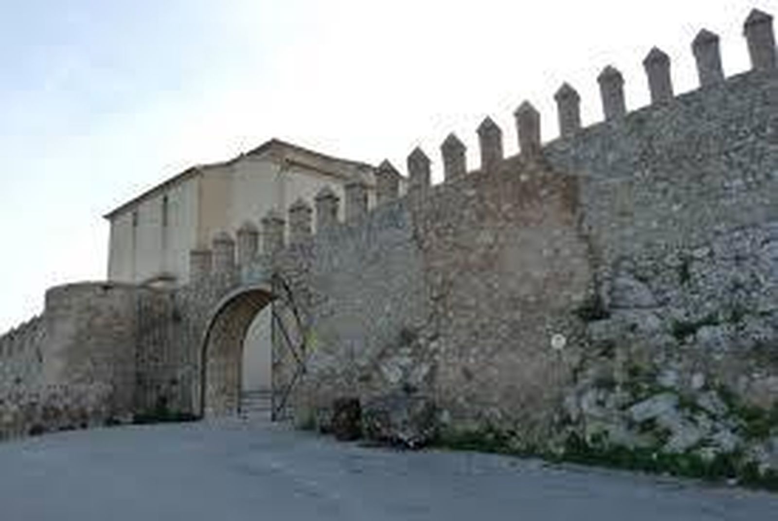 Murallas de Artá