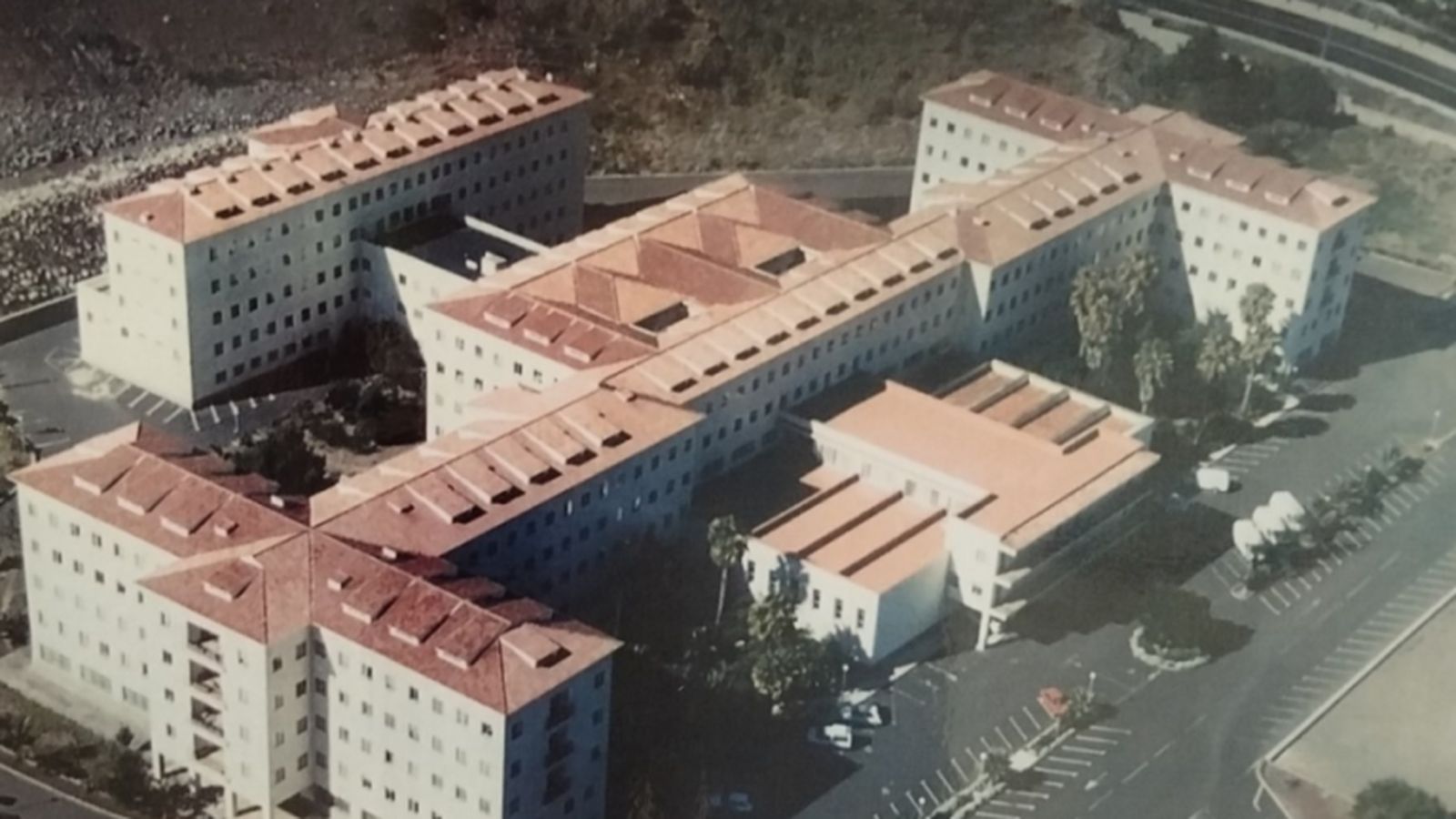 "En el Seminario de Tenerife hemos llegado a tener hasta 420 menores migrantes", señala el presbítero