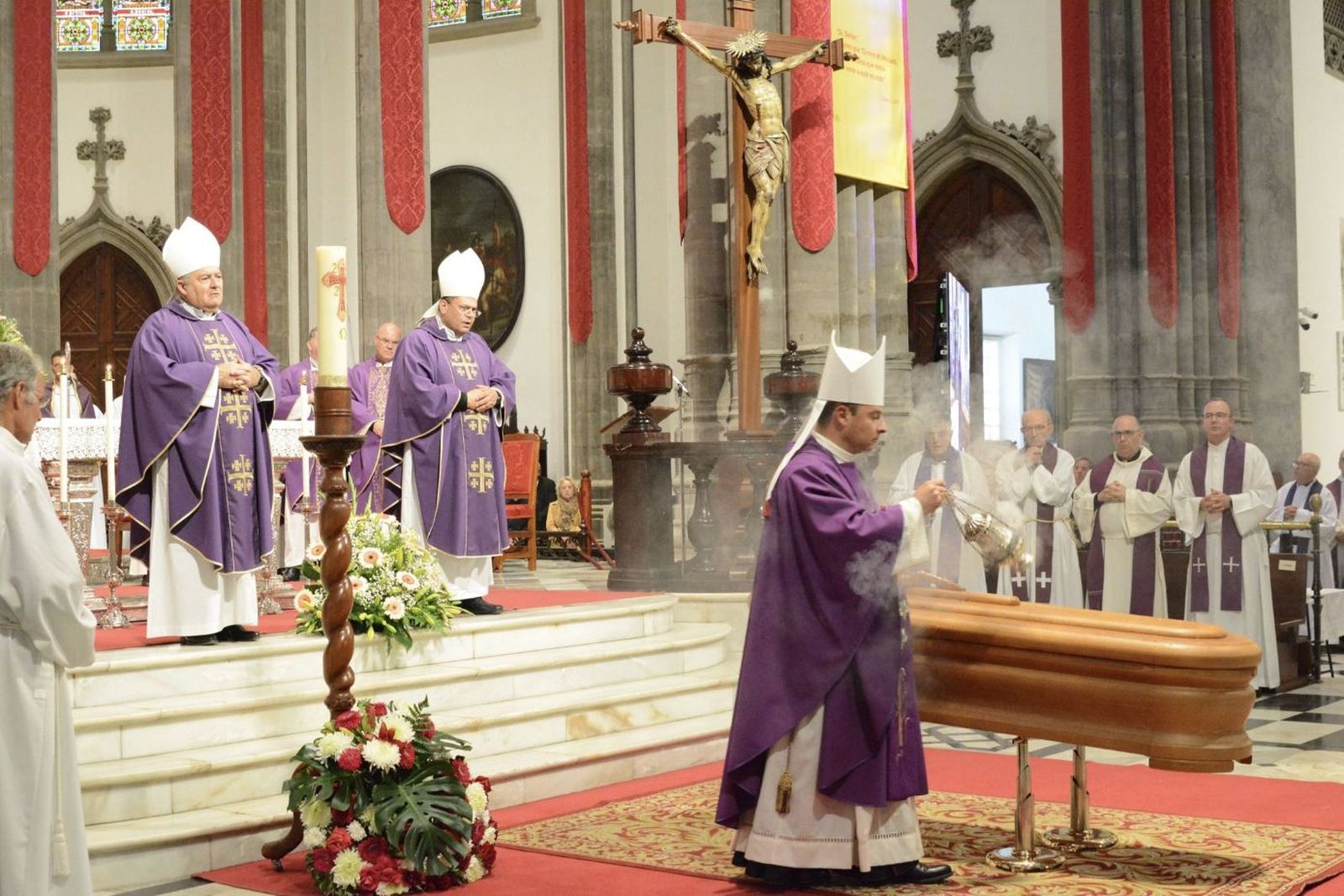 Misa exequial por Bernardo Álvarez