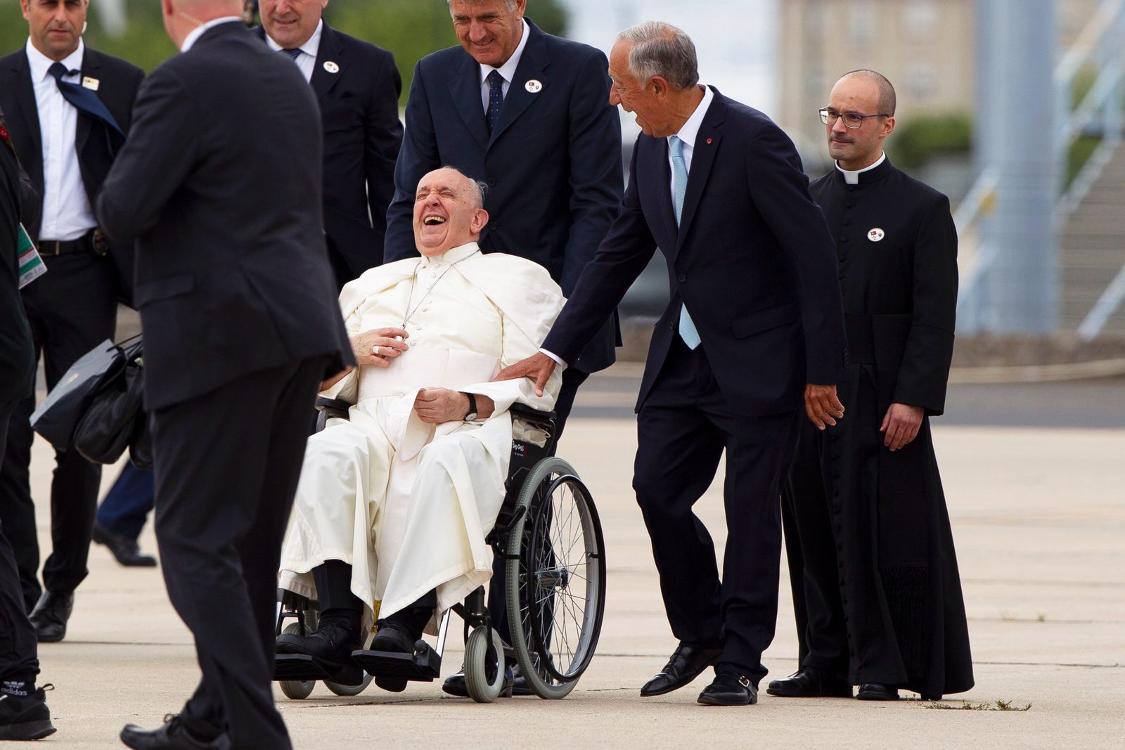 Un anciano Papa "rejuvenecido"... que nos enterrará a todos