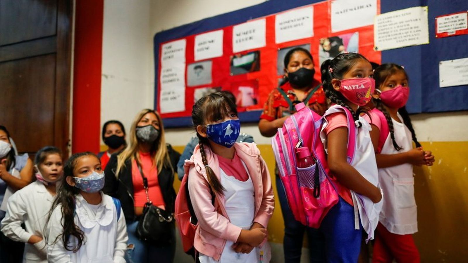 Escolares de Buenos Aires vuelven a las clases presenciales