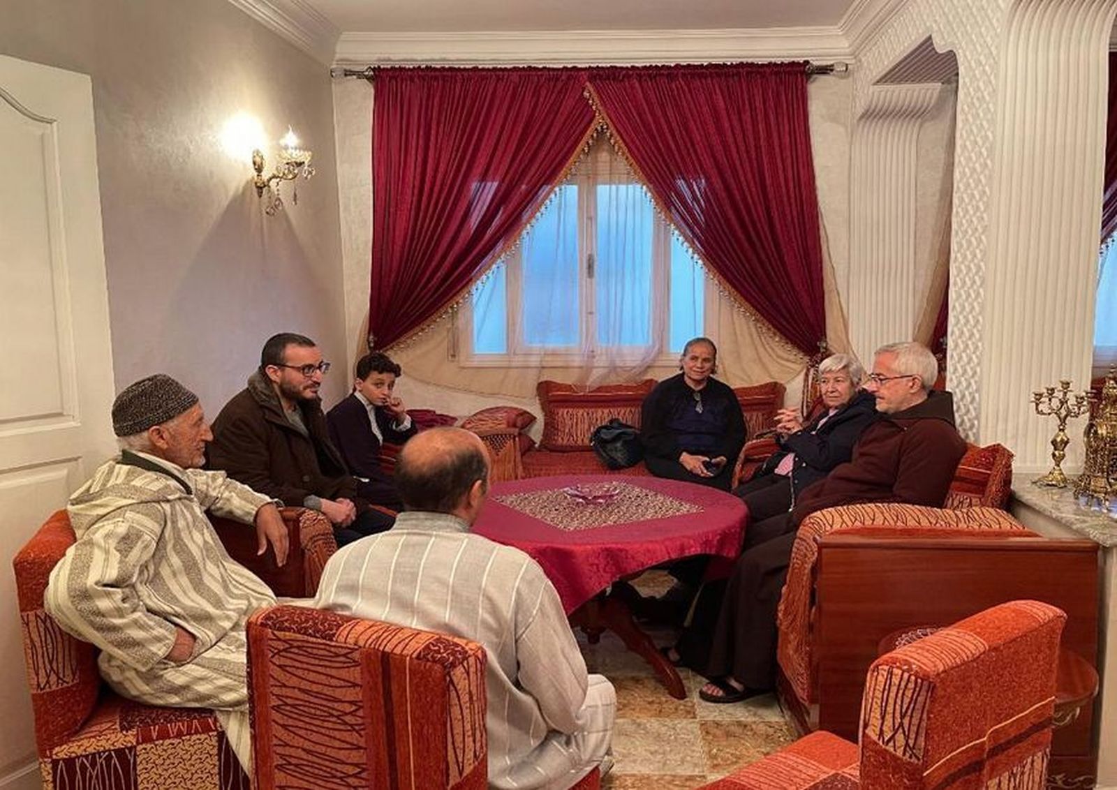 Fray Rocha, con una familia argentina
