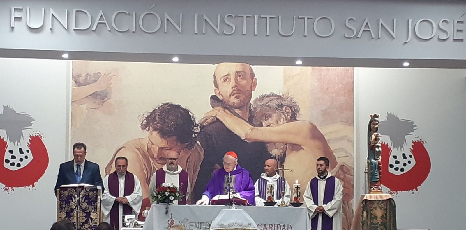 Osoro, con los hermanos de San Juan de Dios