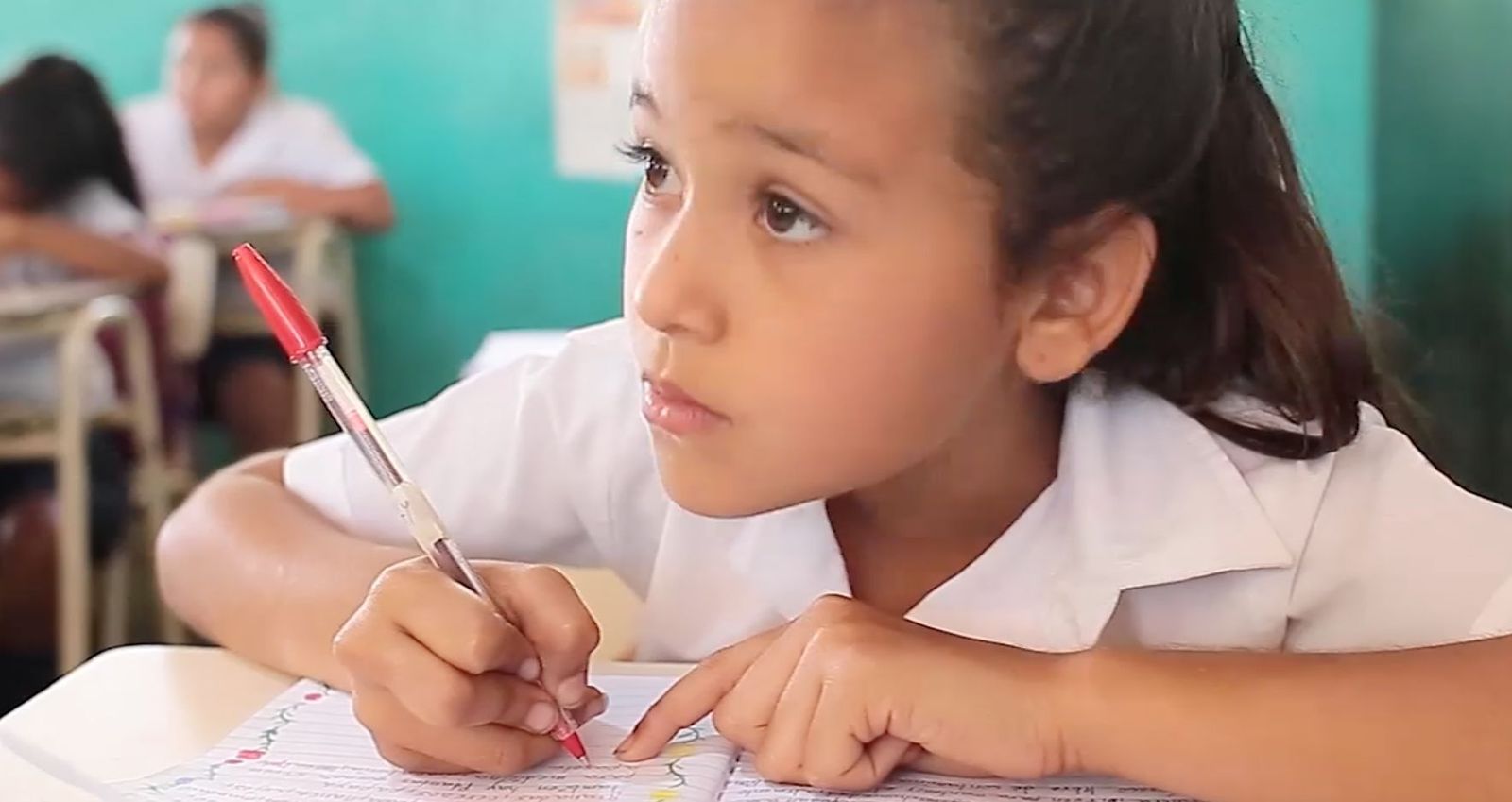 La escuela protege a las niñas de la violencia de género