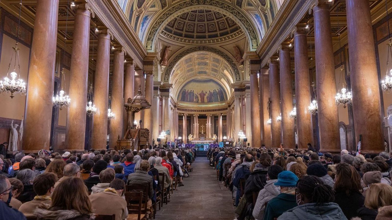 Misa en la diócesis de Rennes