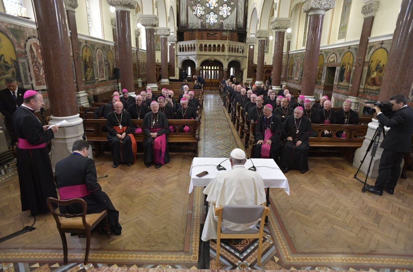 Francisco, con los obispos en un encuentro en Dublin durante su viaje en 2018
