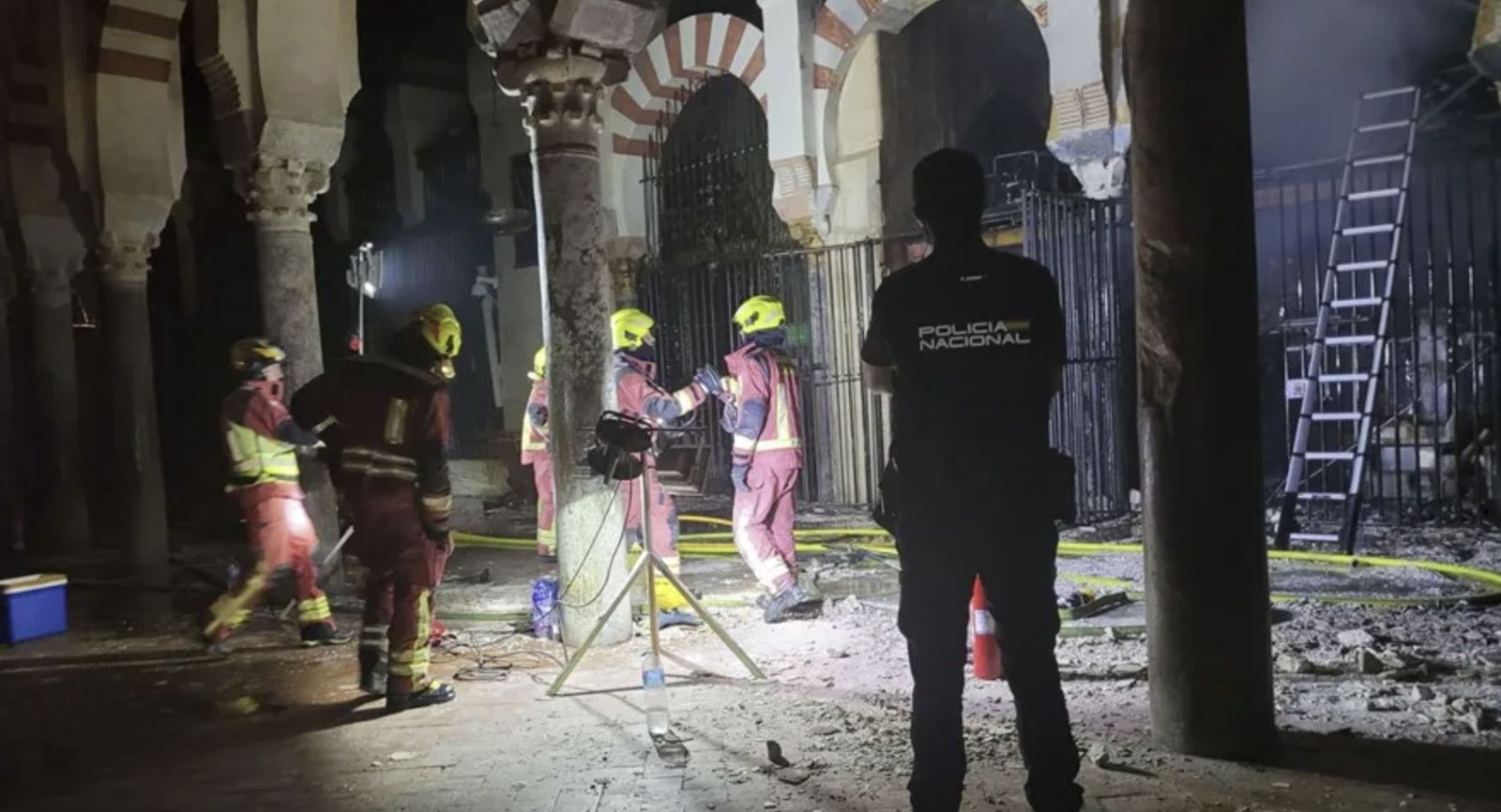 Así quedó la mezquita-catedral tras el incendio