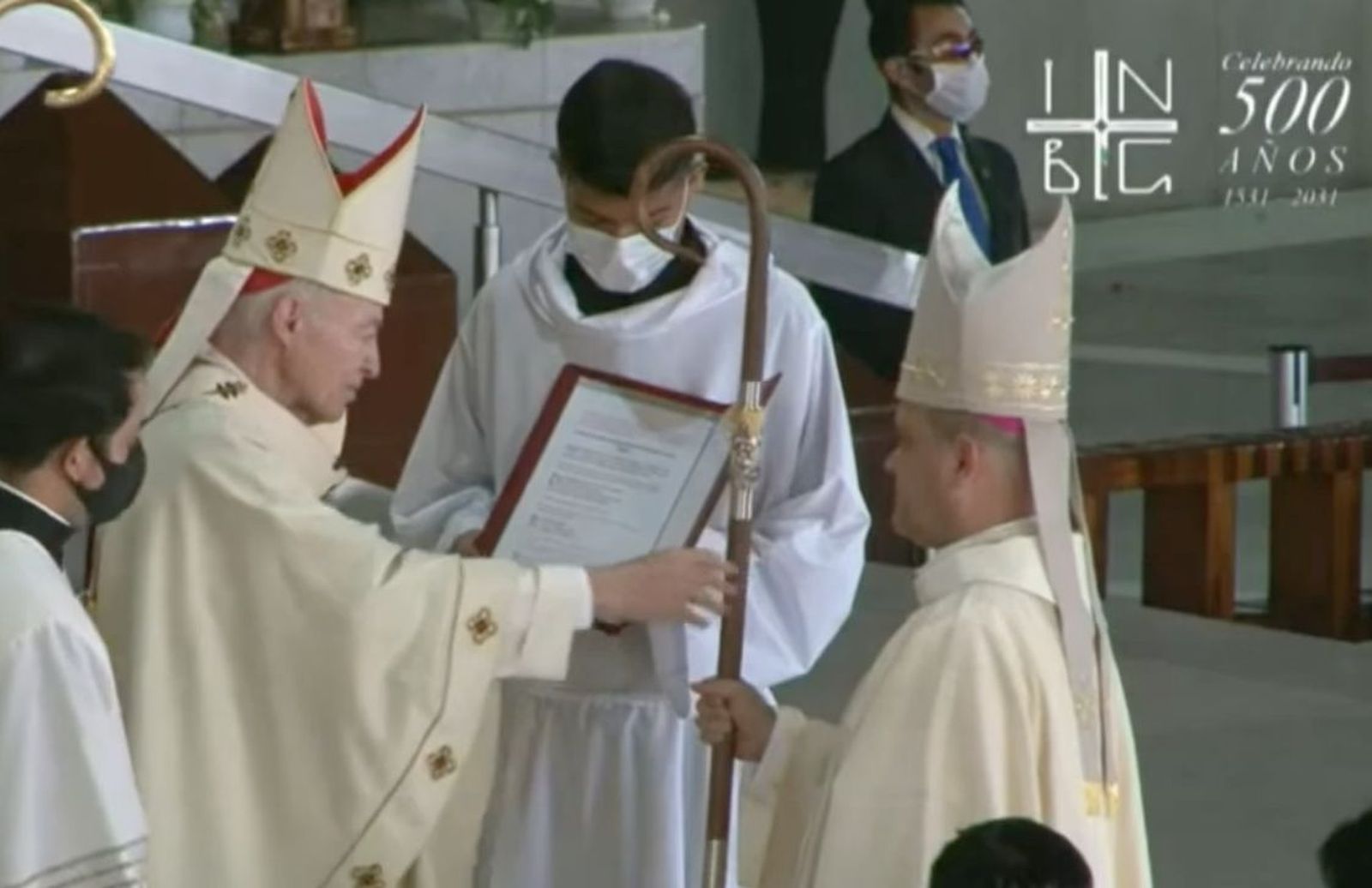 Aguiar le entrega el báculo a Acero