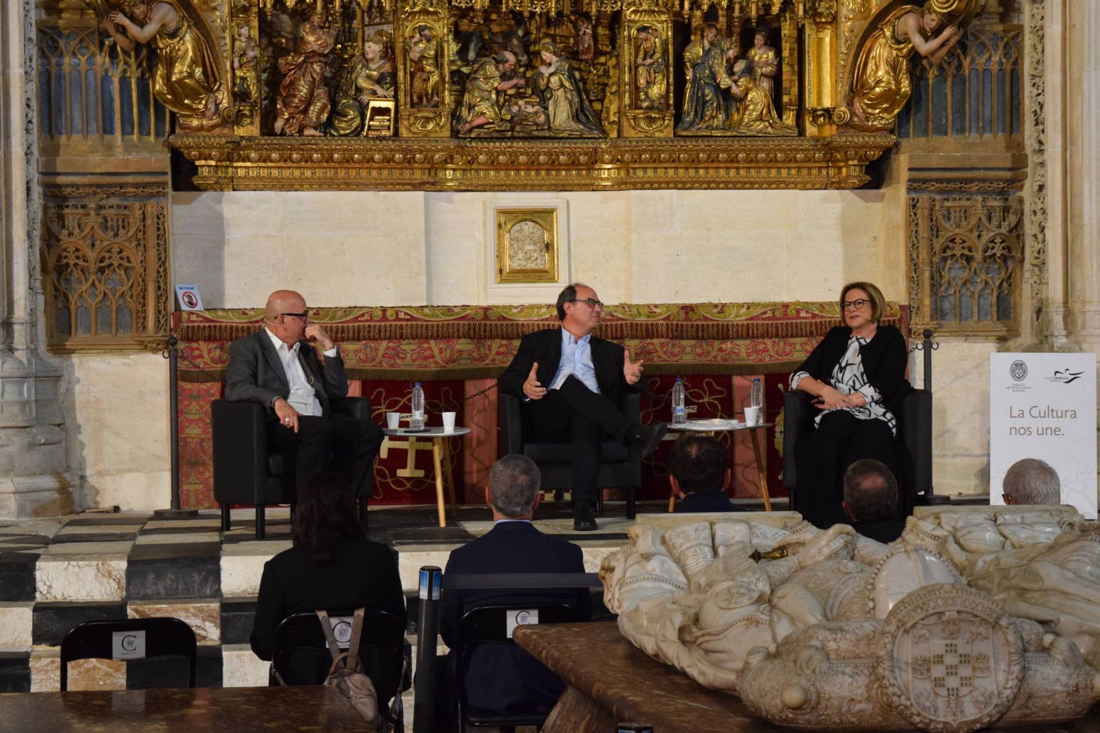 Eva Fernández y José Luis Narvaja en los 'Diálogos en la Catedral'