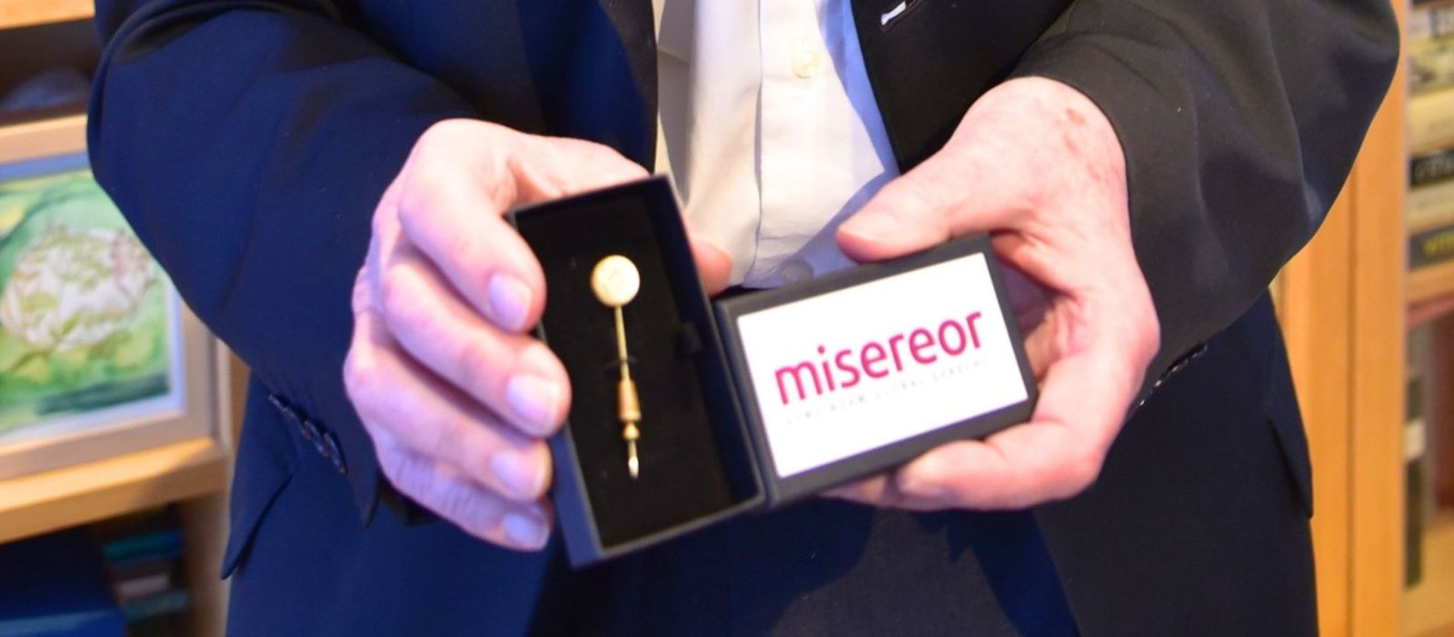 Wilhelm Wölting, de Essen, recibió a finales de 2025 la Aguja de Honor de Oro de Misereor como reconocimiento a su largo compromiso.