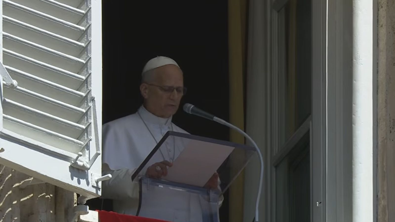 El Papa, durante el Angelus
