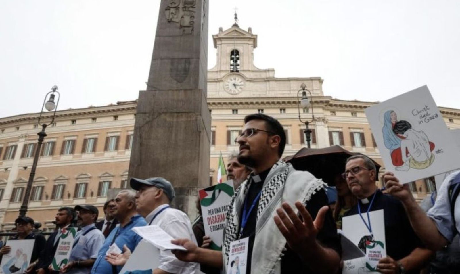 Curas contra el genocidio