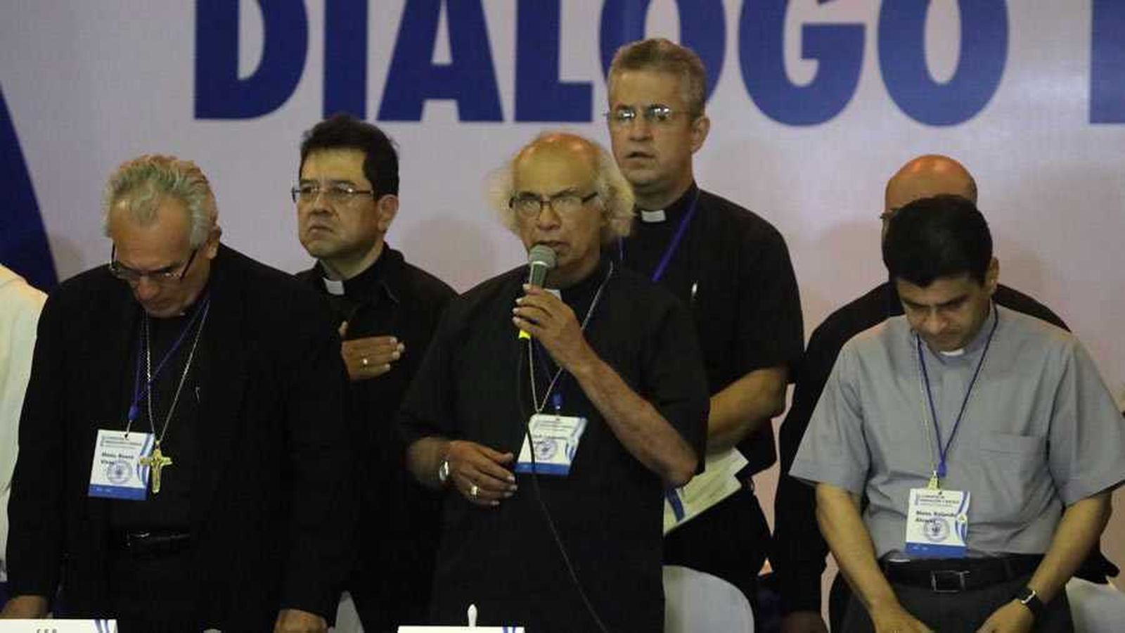 El cardenal Brenes y otros de los obispos nicaragüenses