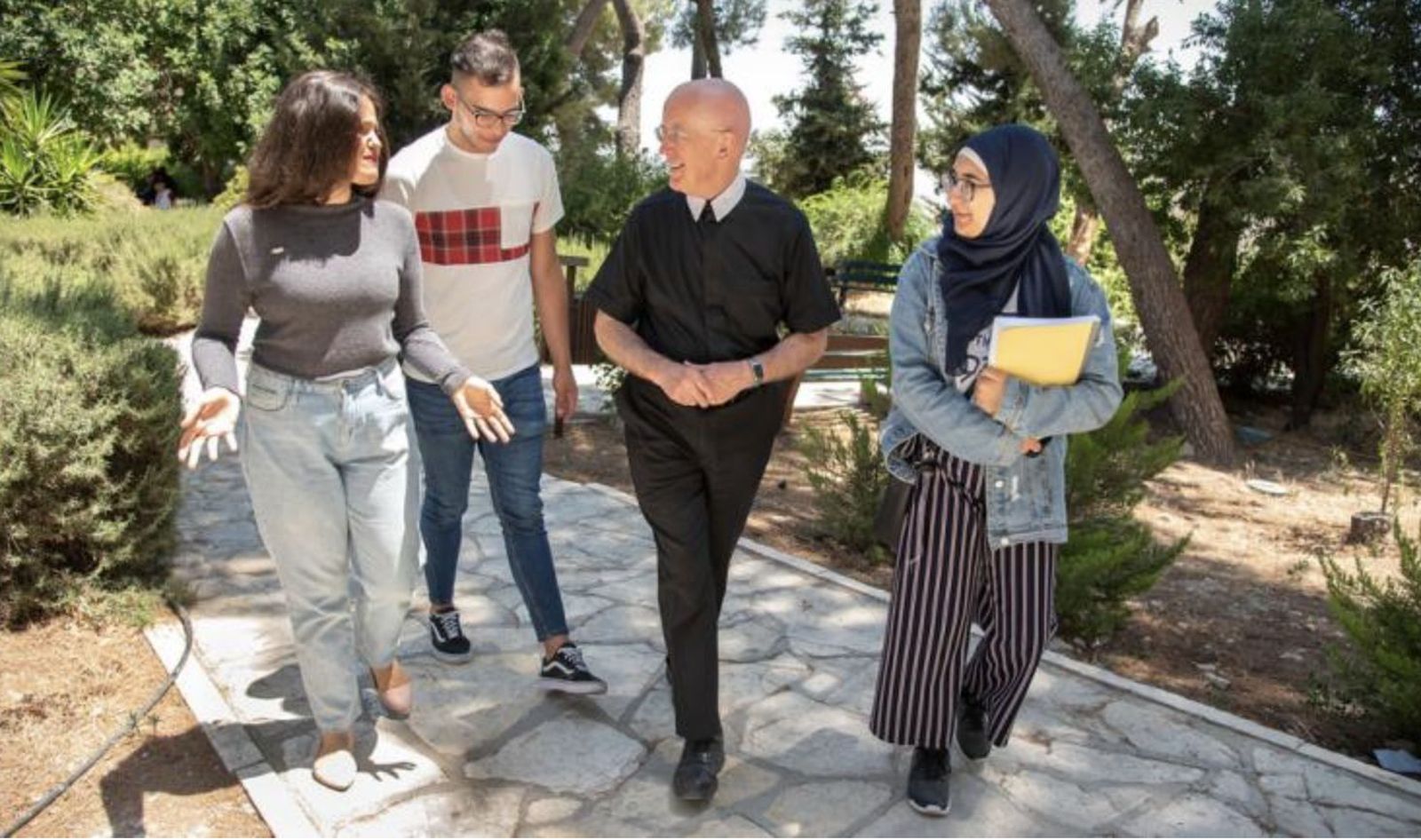 Jóvenes de la Universidad de Belén