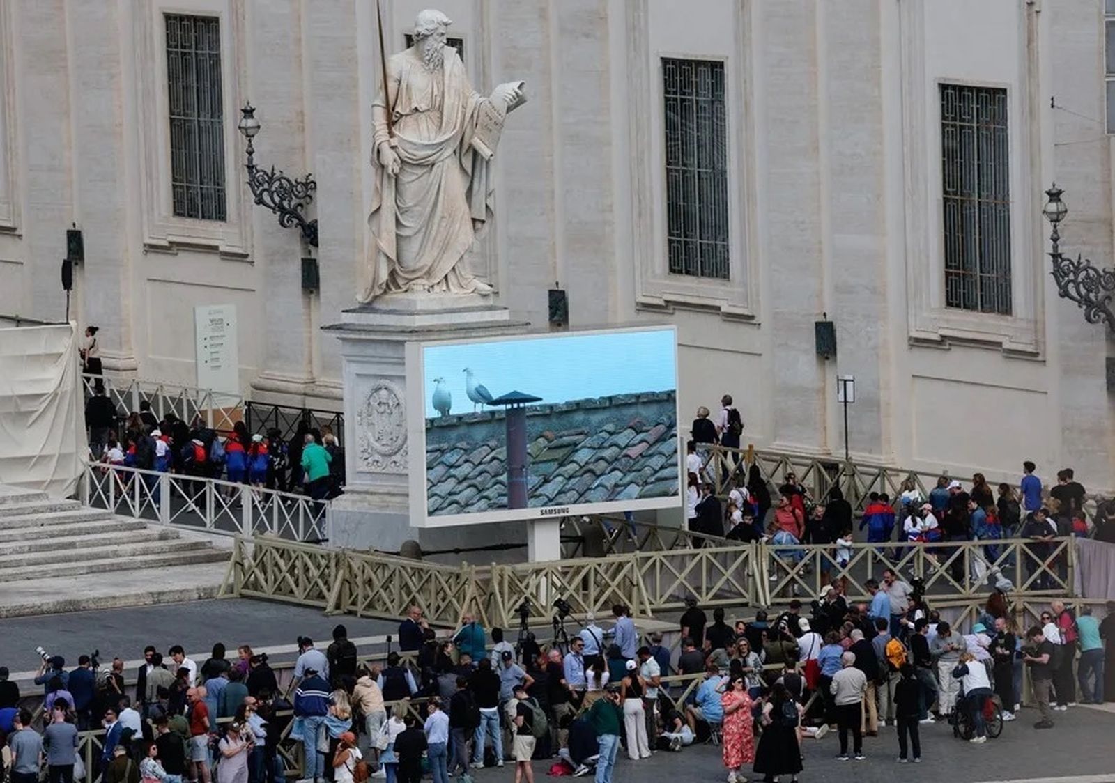 Pantallas en la Plaza de San Pedro