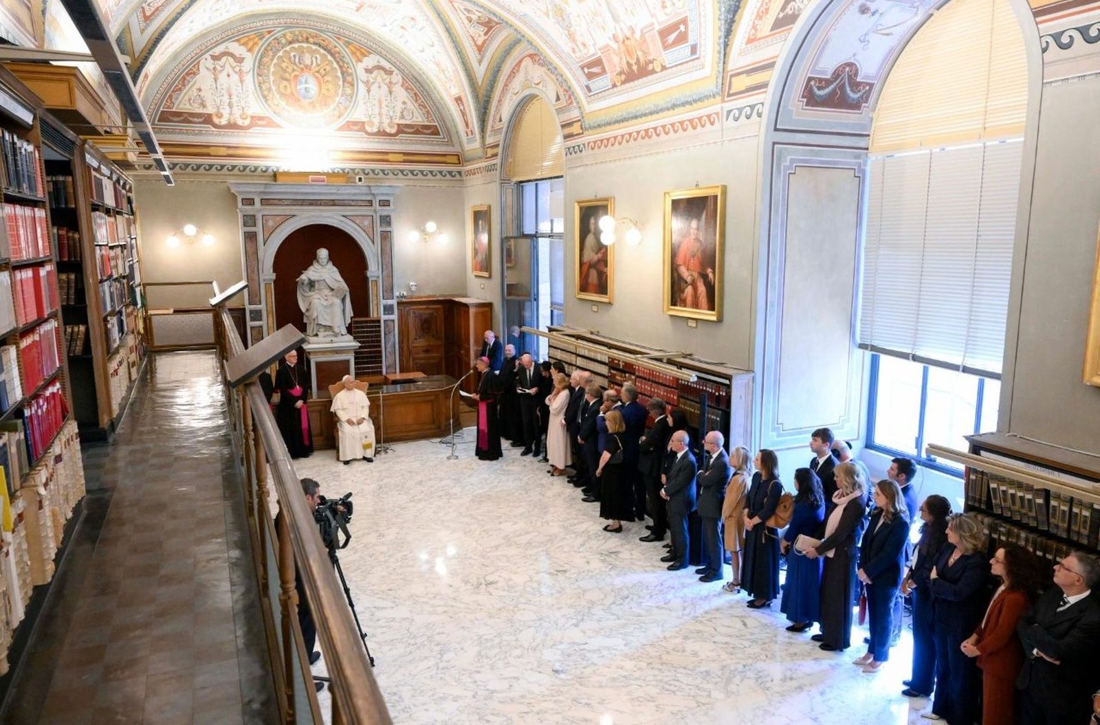 El Papa, en su visita a la Biblioteca Apostólica Vaticana