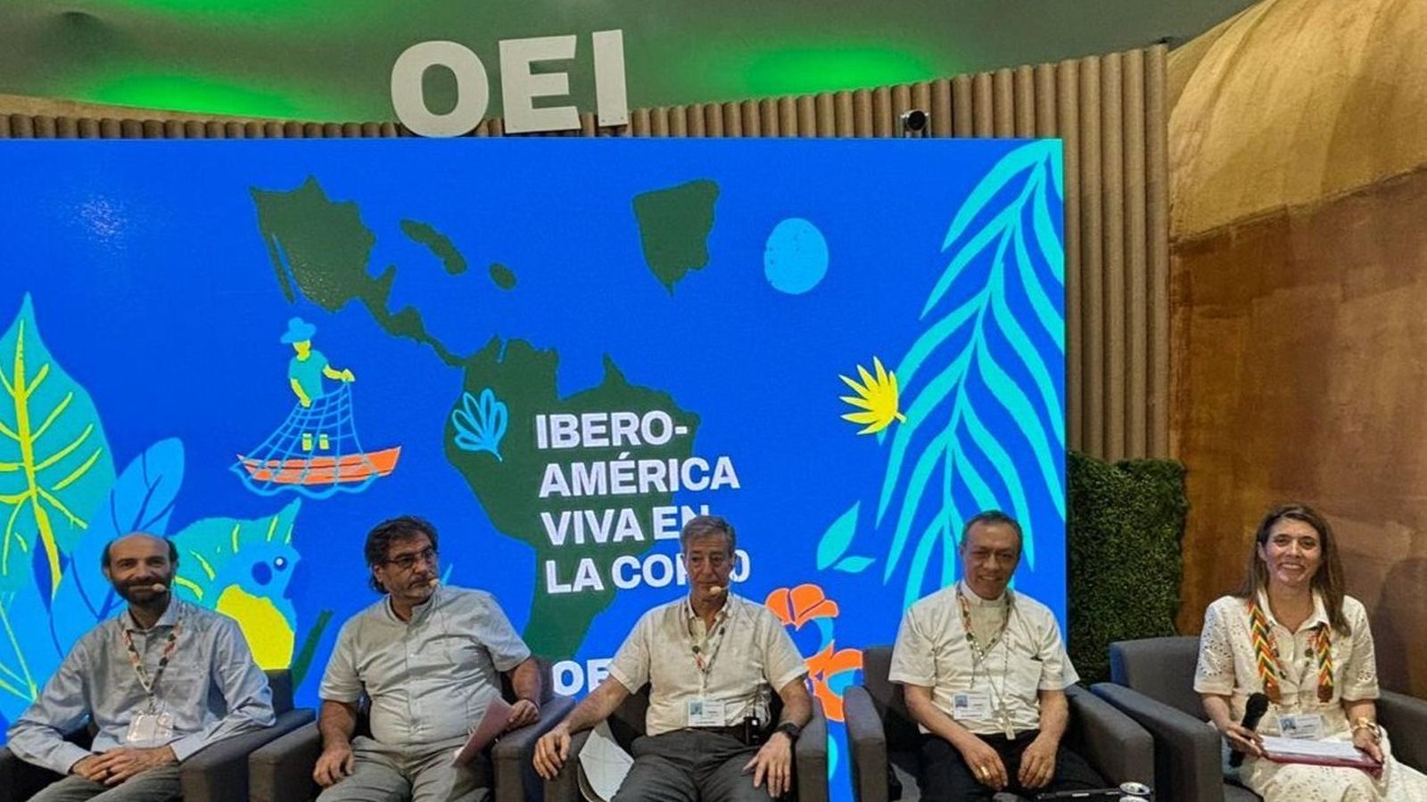 Panel sobre Educación en el Pabellón de la OEI