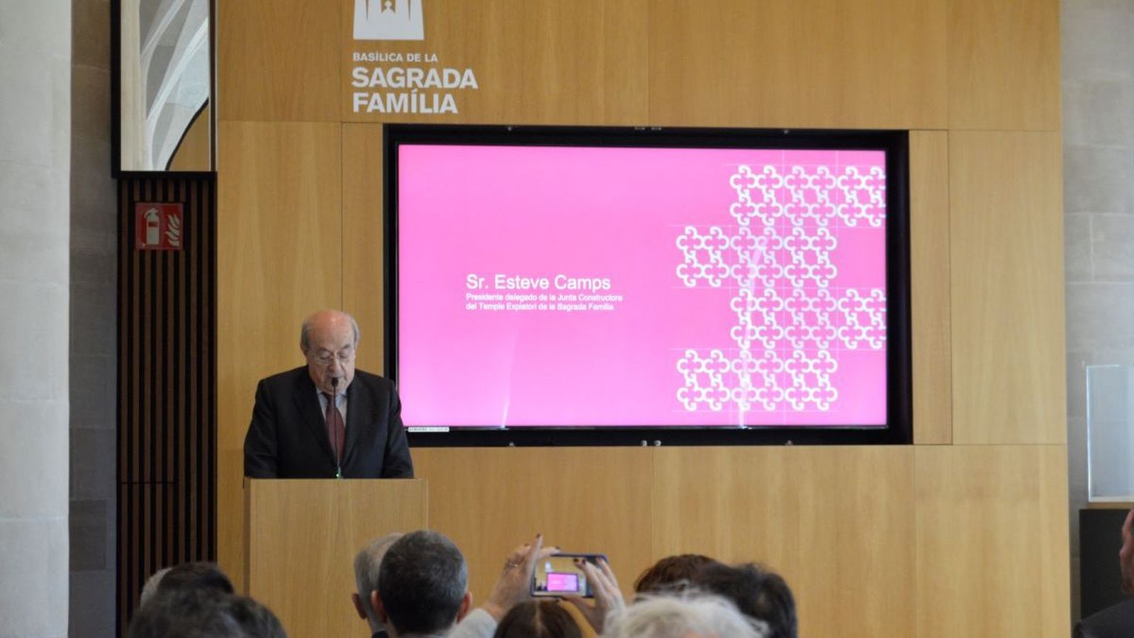 Esteve Camps aseguró que “este camino pretende ser el eslabón de una cadena que fortalezca los edificios de Gaudí”.
