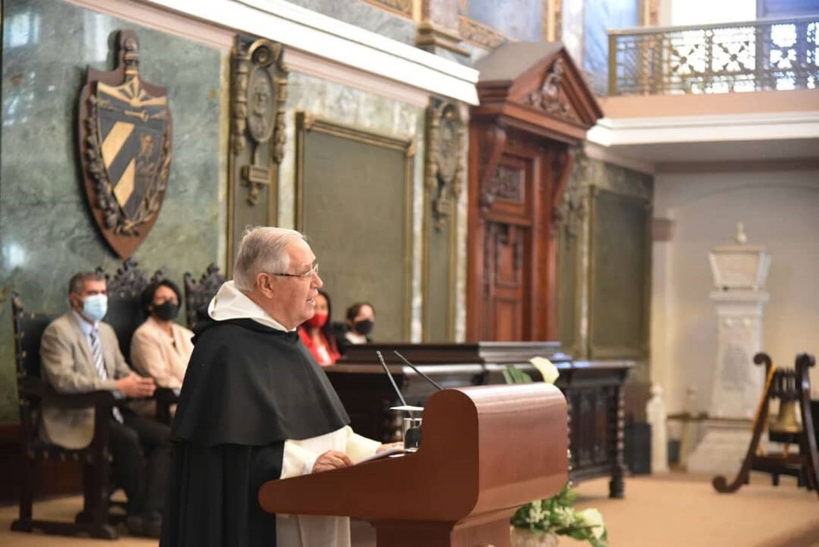 Manuel Uña en la ceremonia por el aniversario 293 de la Universidad de La Habana