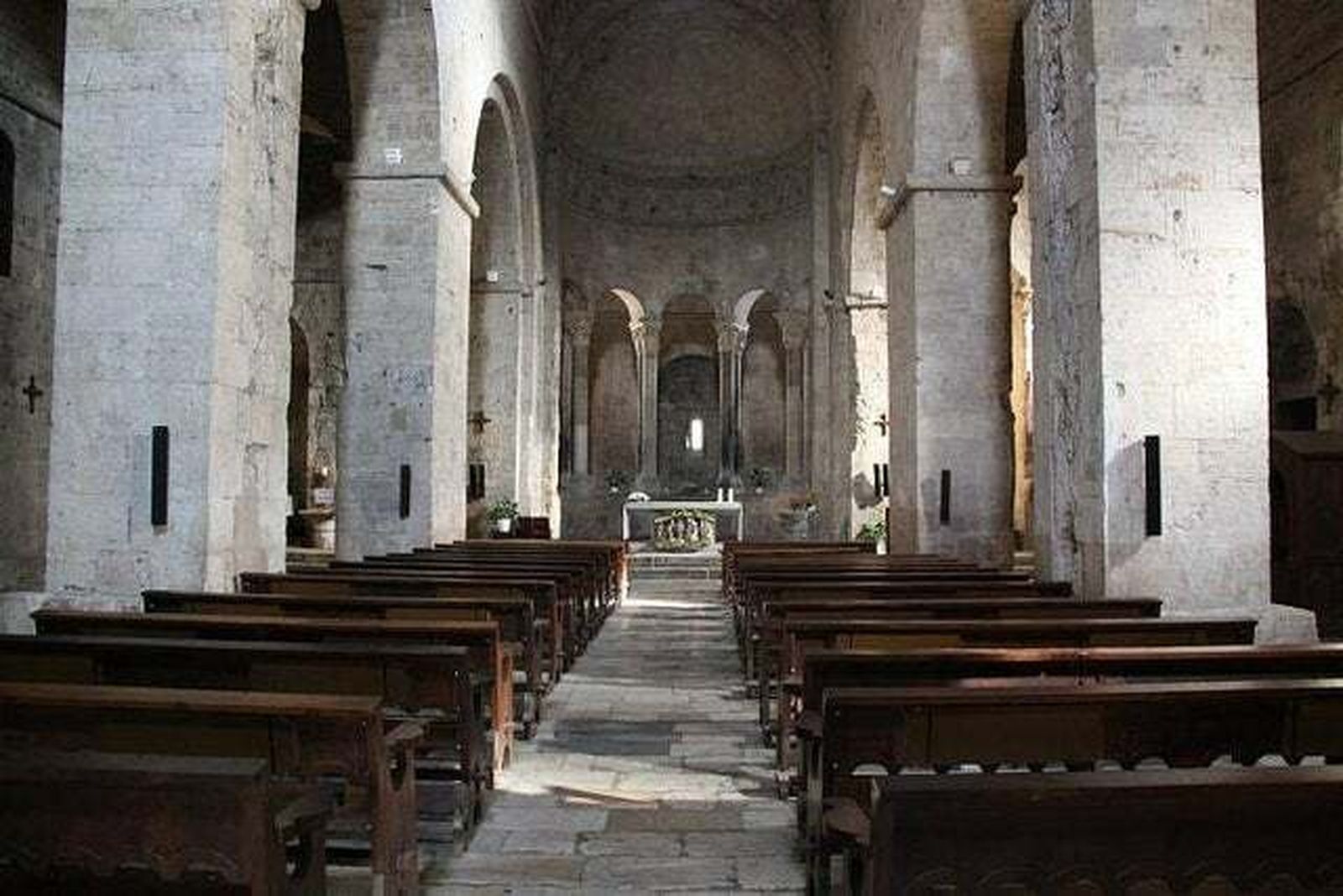 Iglesias vacías en España