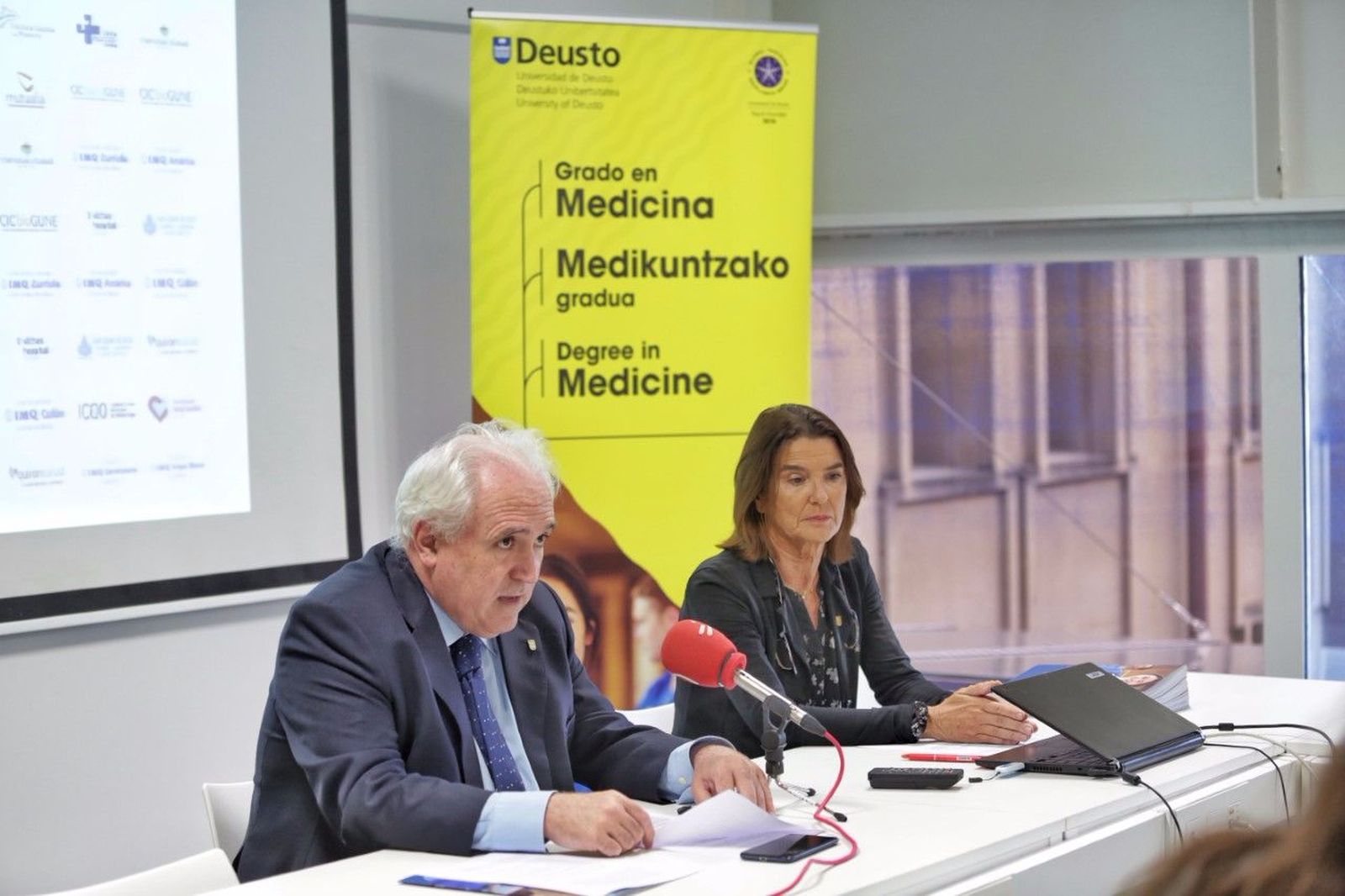 Rector y vicerrectora de Deusto